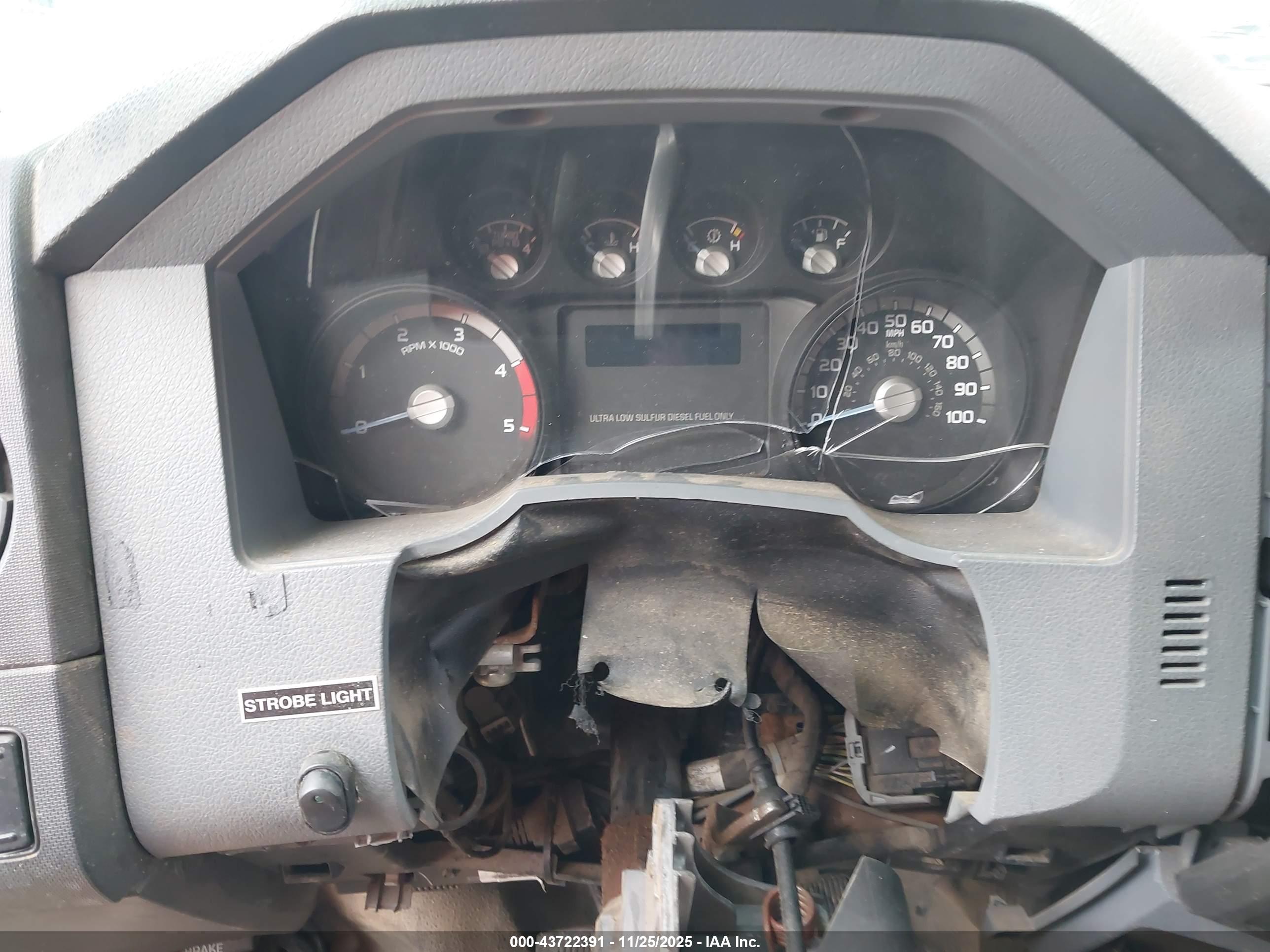 FORD F-550 image 6