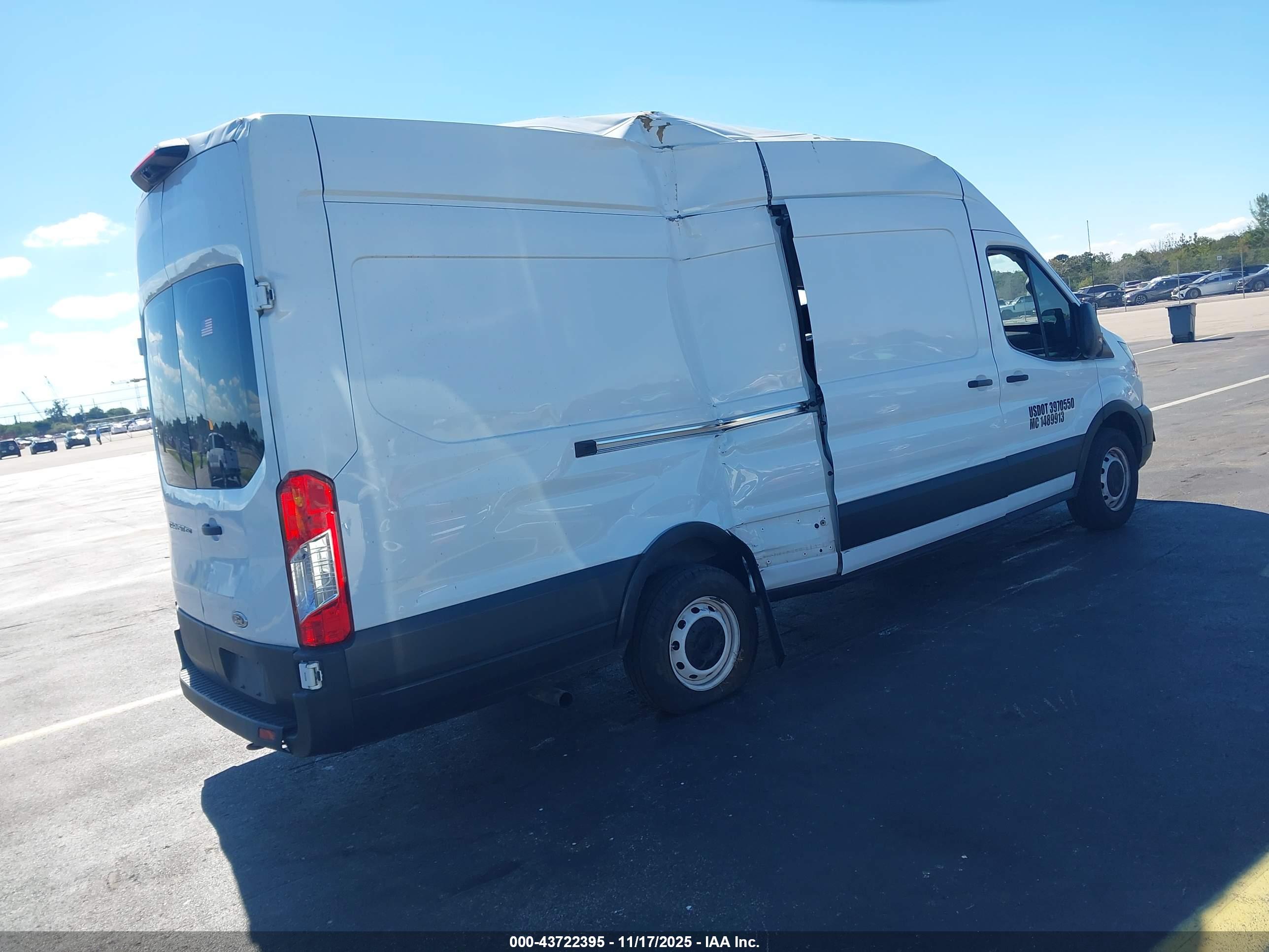 FORD TRANSIT-250 image 4