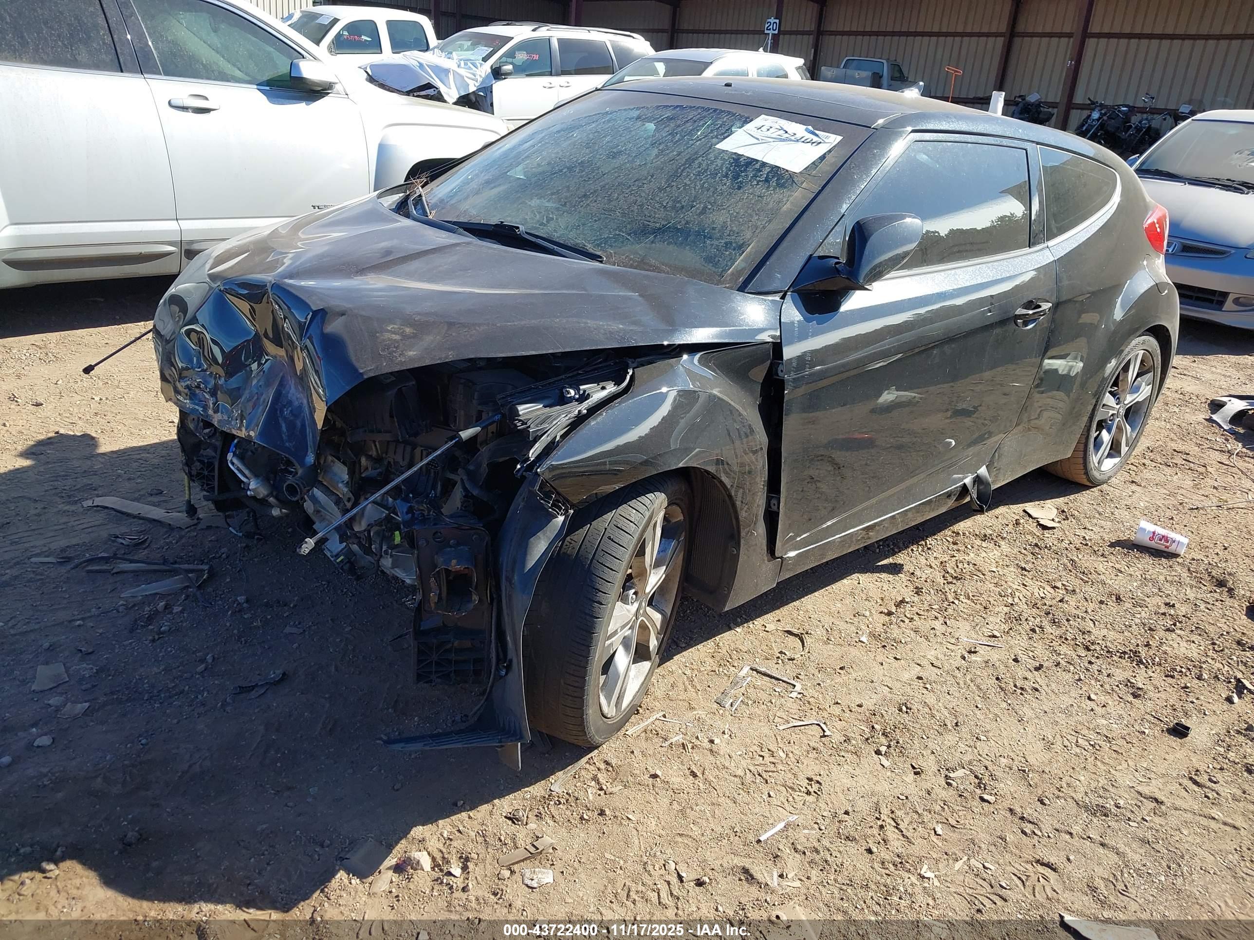 HYUNDAI VELOSTER image 2