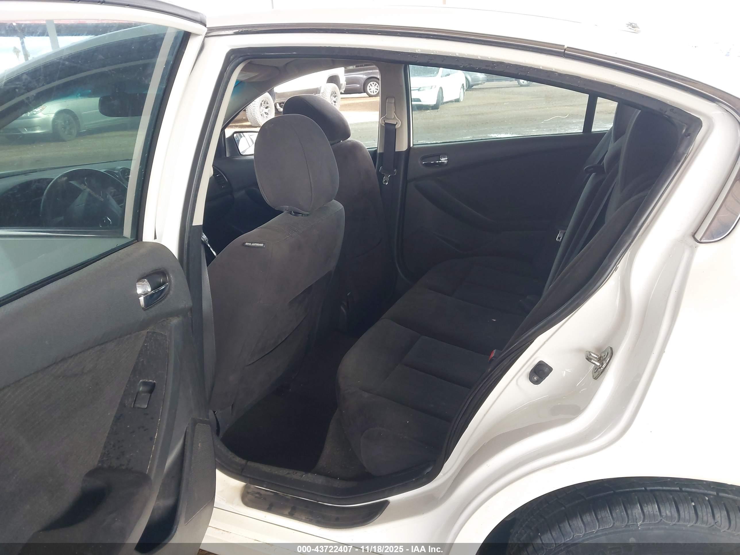 NISSAN ALTIMA image 8