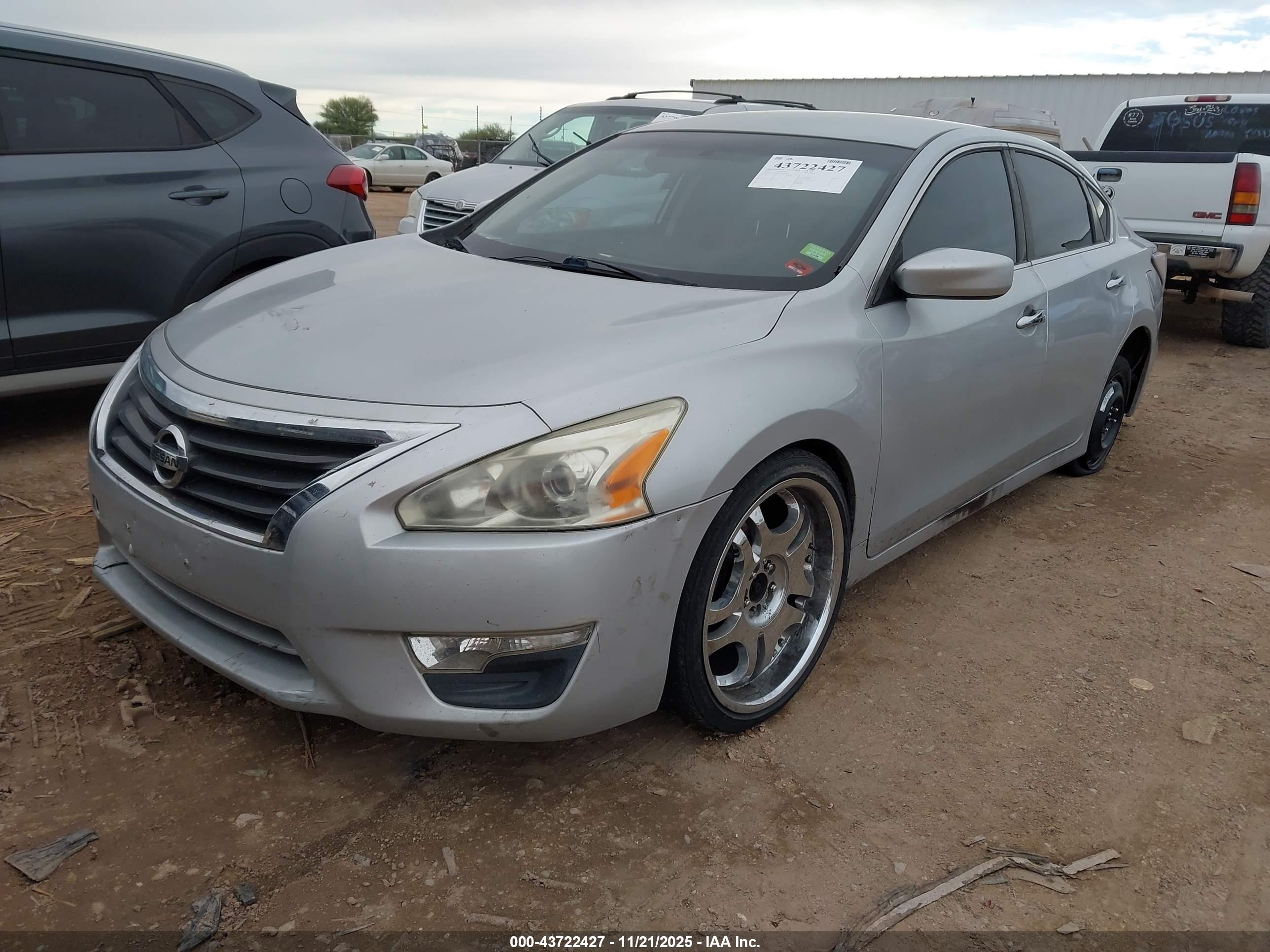 NISSAN ALTIMA image 2