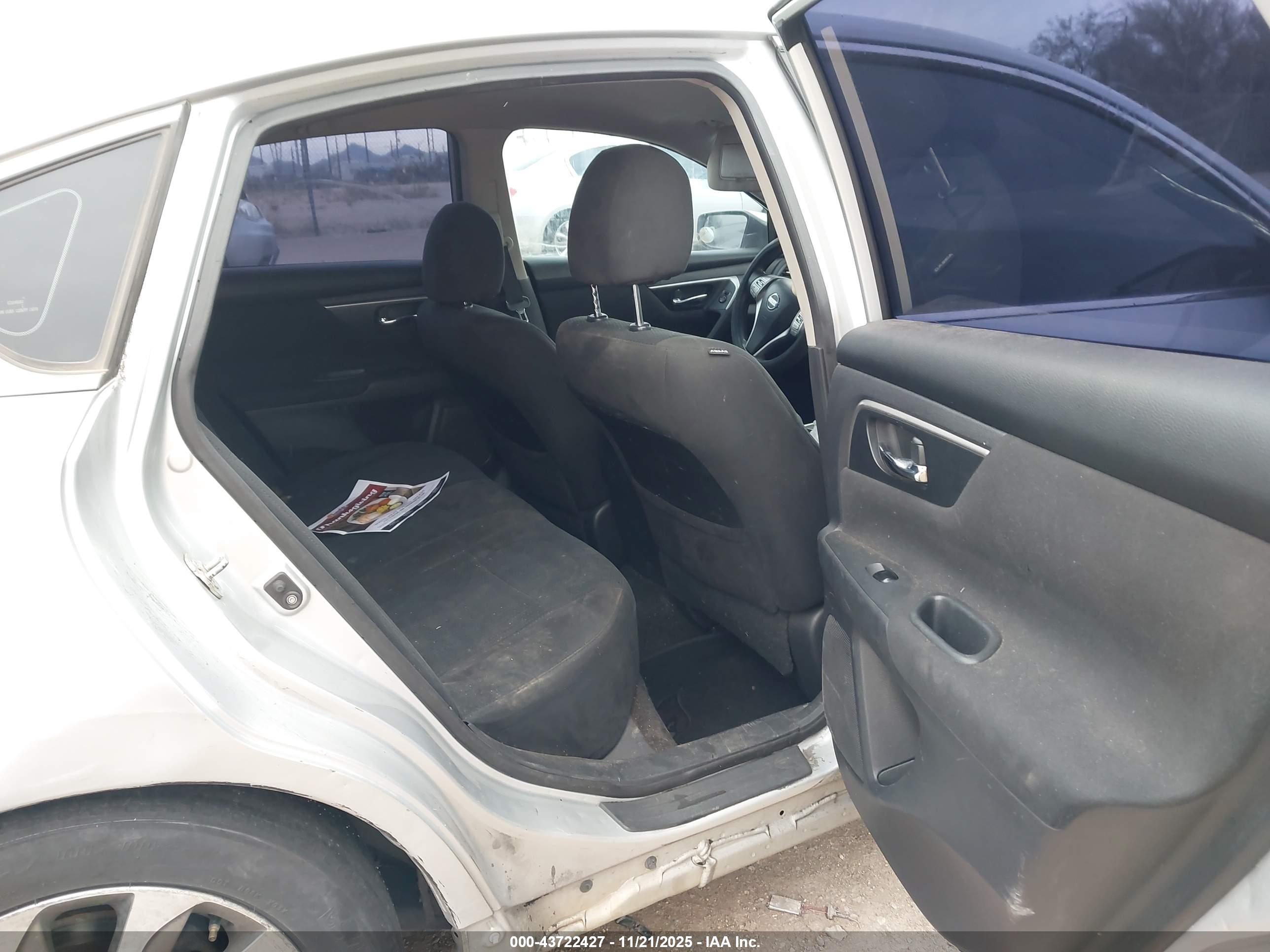 NISSAN ALTIMA image 8