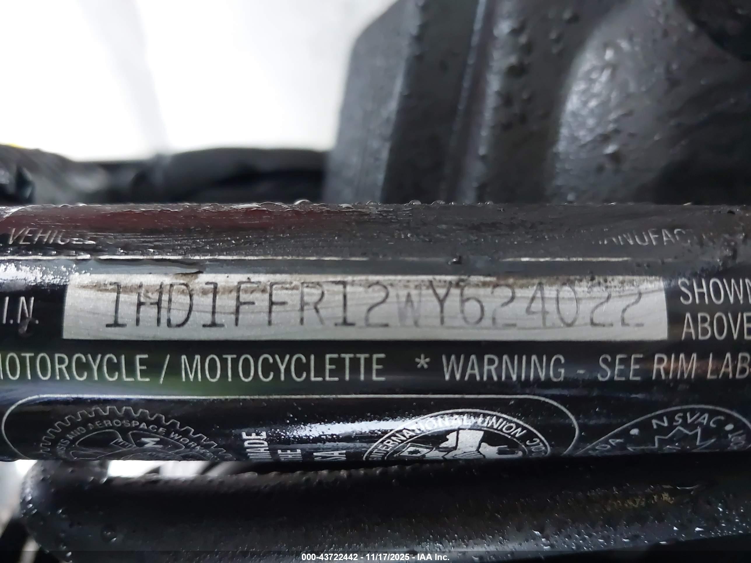 HARLEY-DAVIDSON FLHTCI image 10