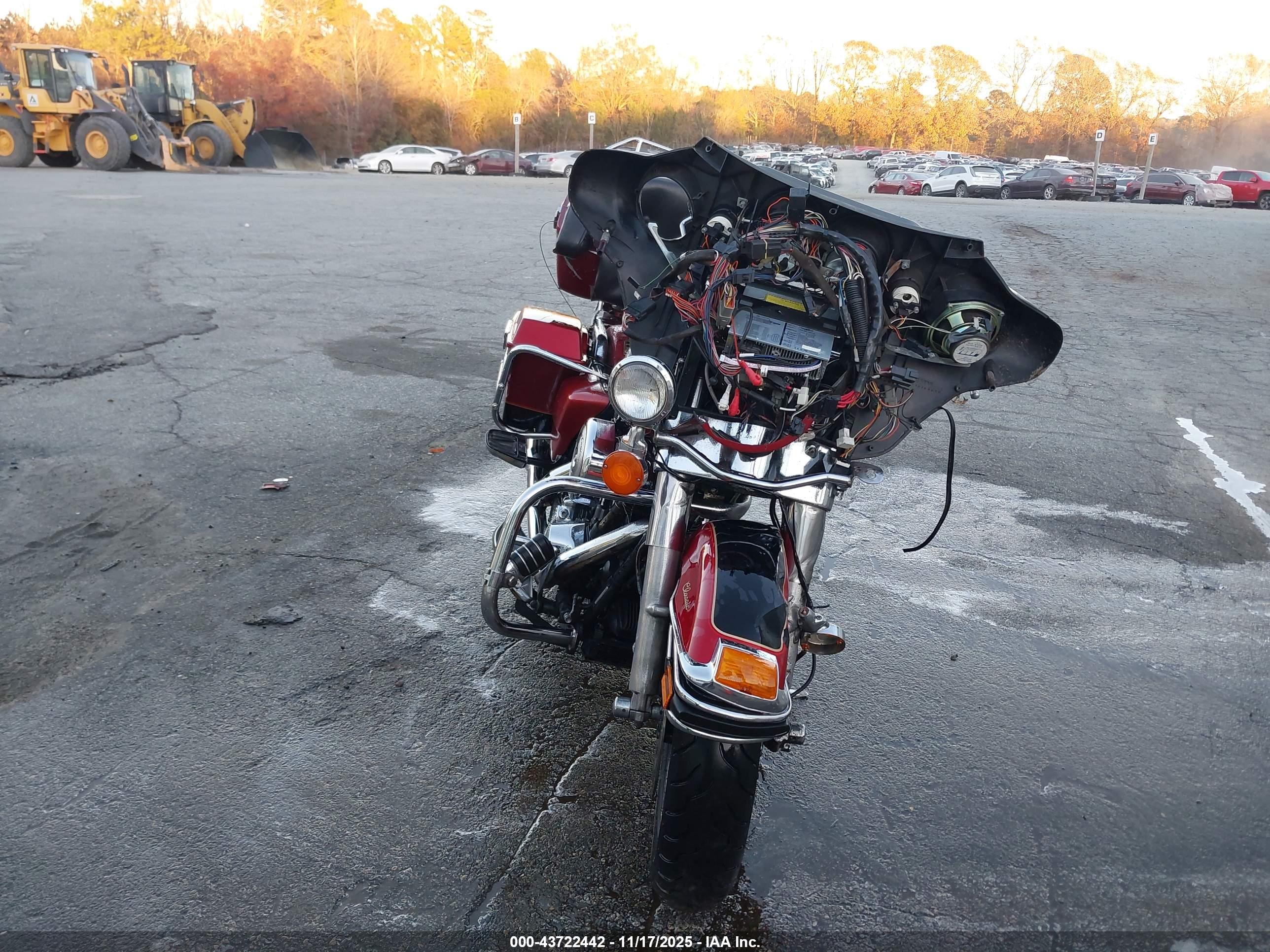 HARLEY-DAVIDSON FLHTCI image 5