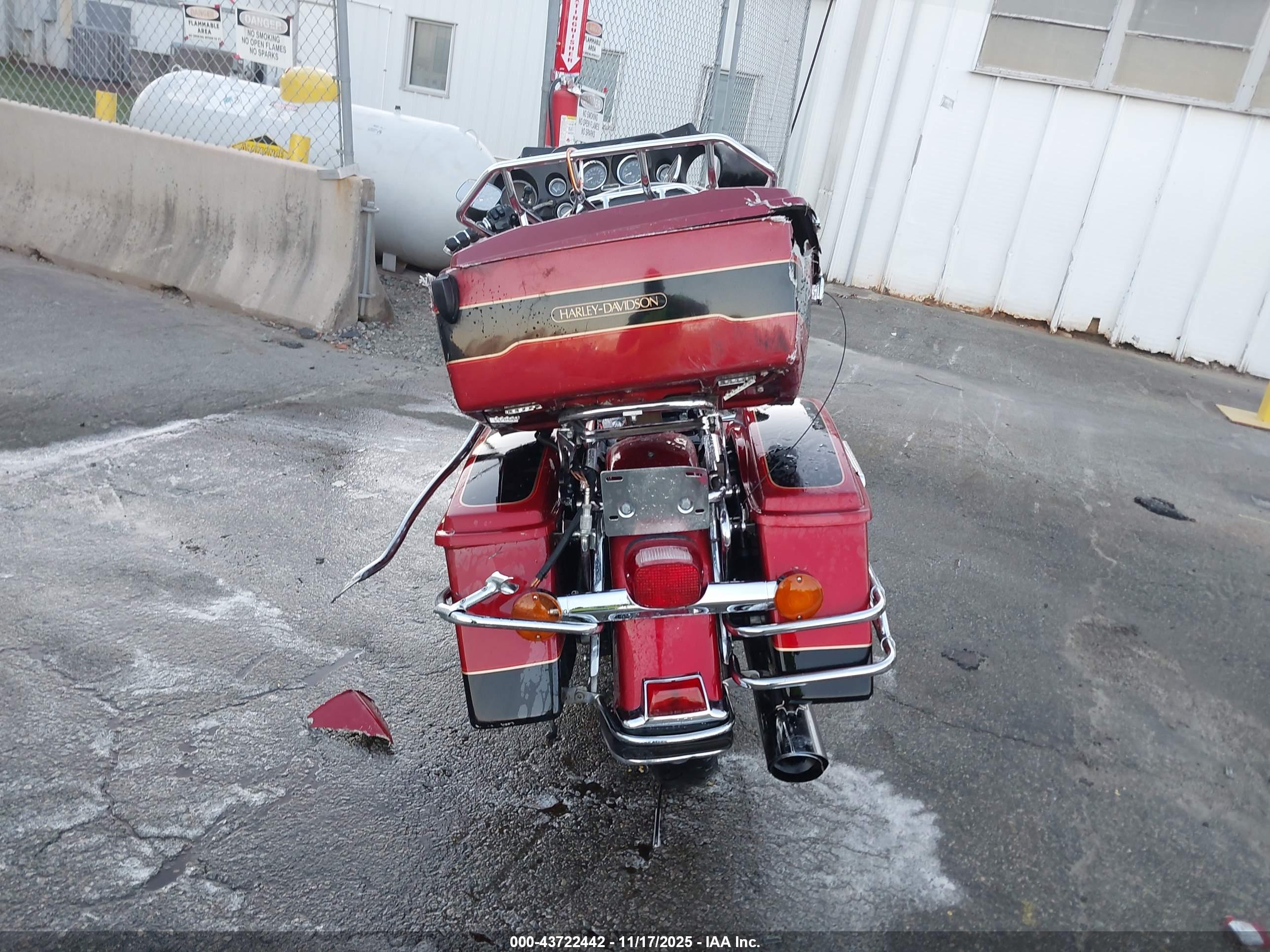 HARLEY-DAVIDSON FLHTCI image 6