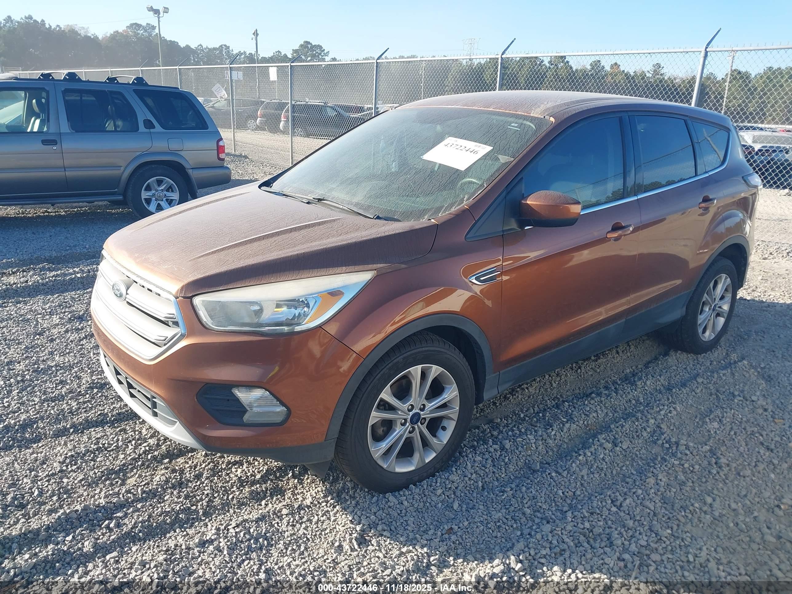 FORD ESCAPE image 2
