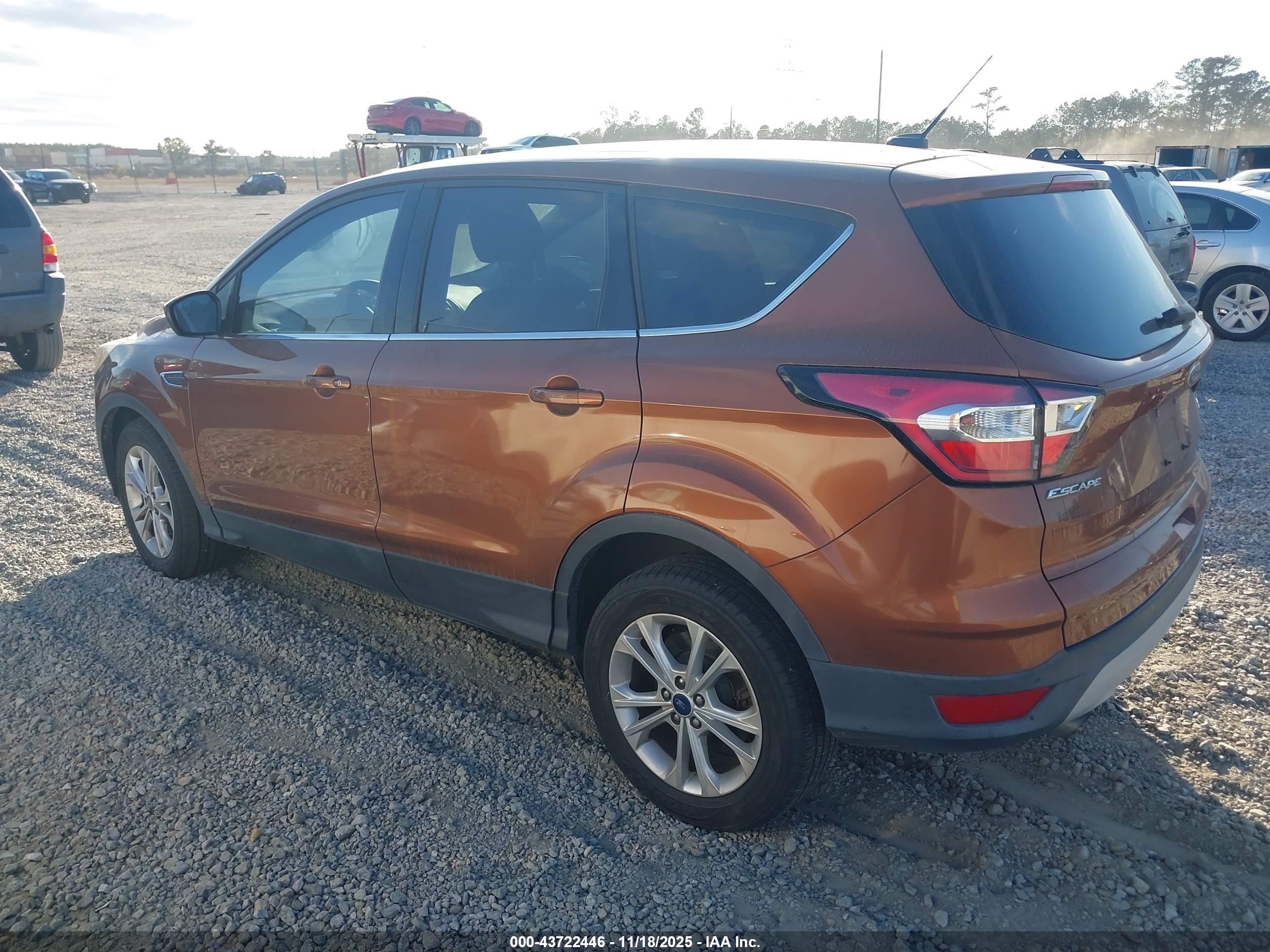 FORD ESCAPE image 3