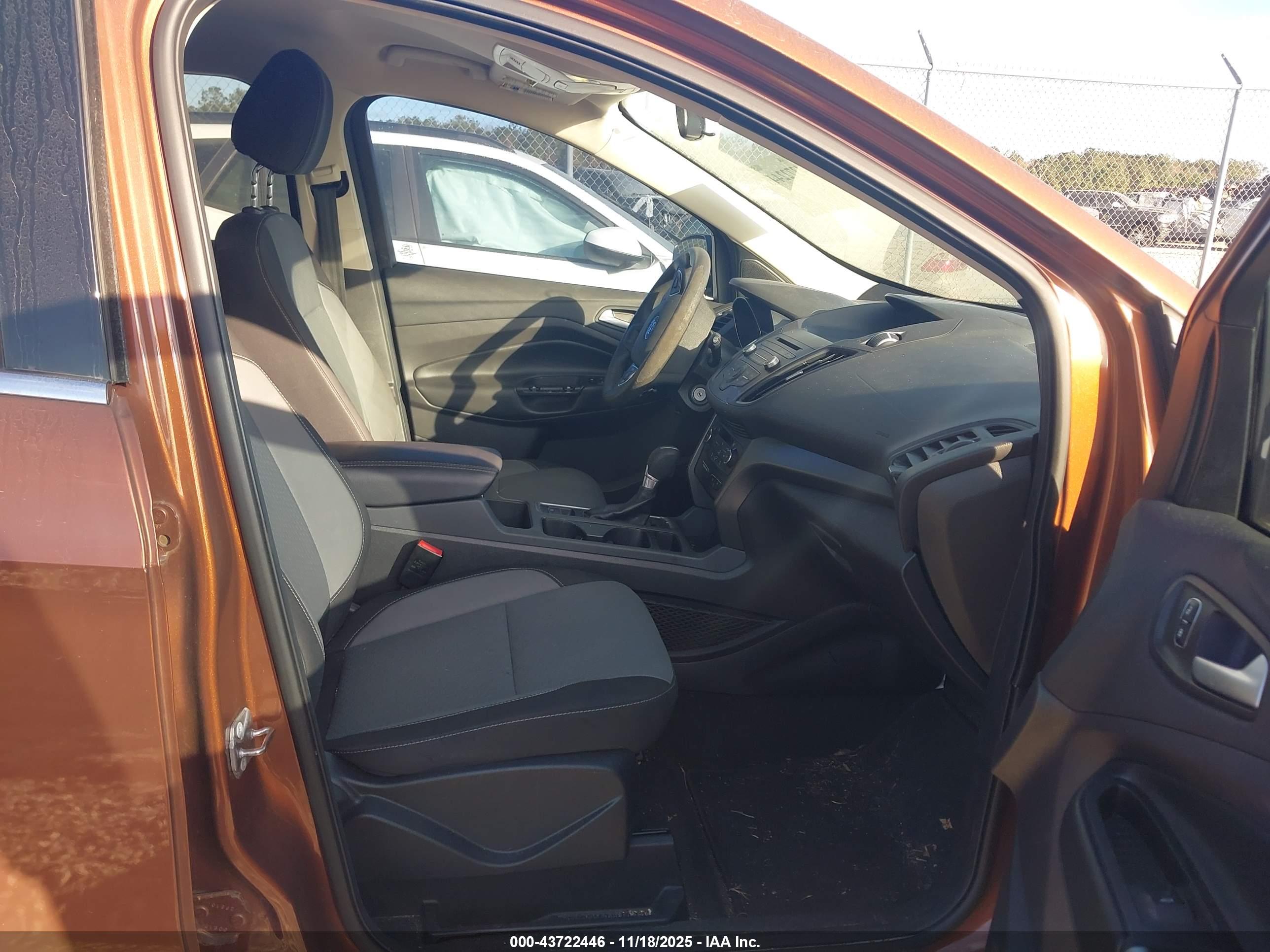 FORD ESCAPE image 5
