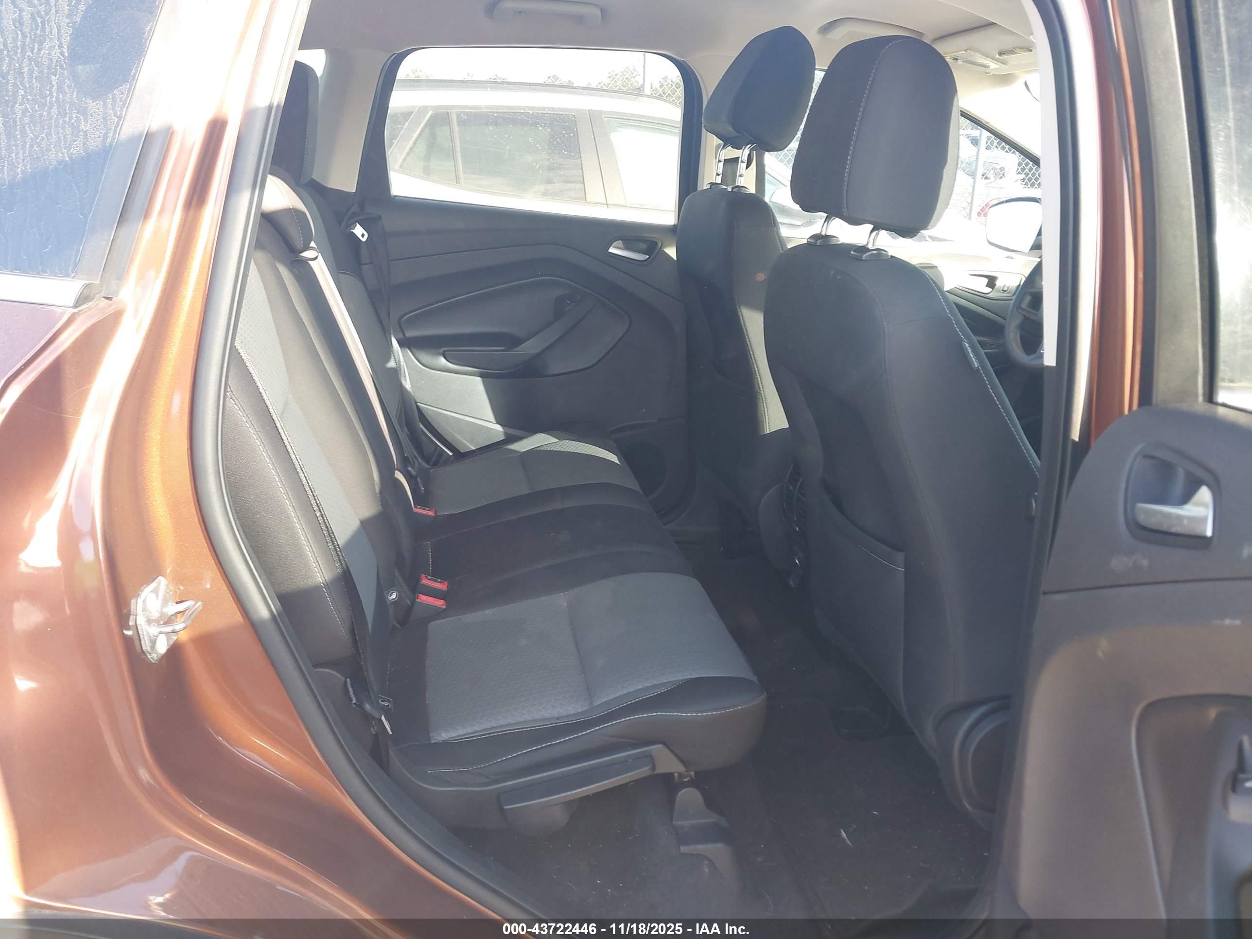 FORD ESCAPE image 8