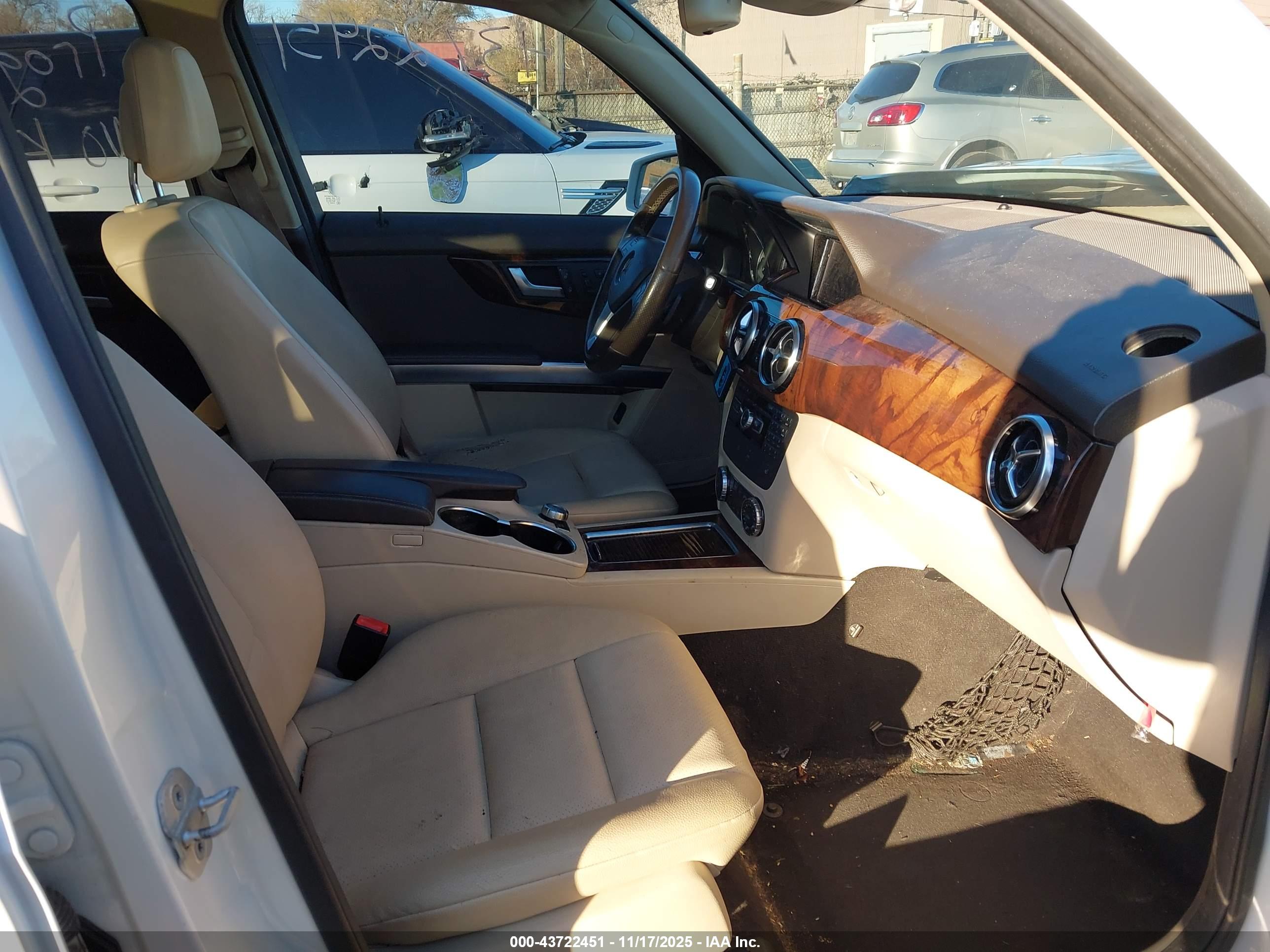 MERCEDES-BENZ GLK image 5