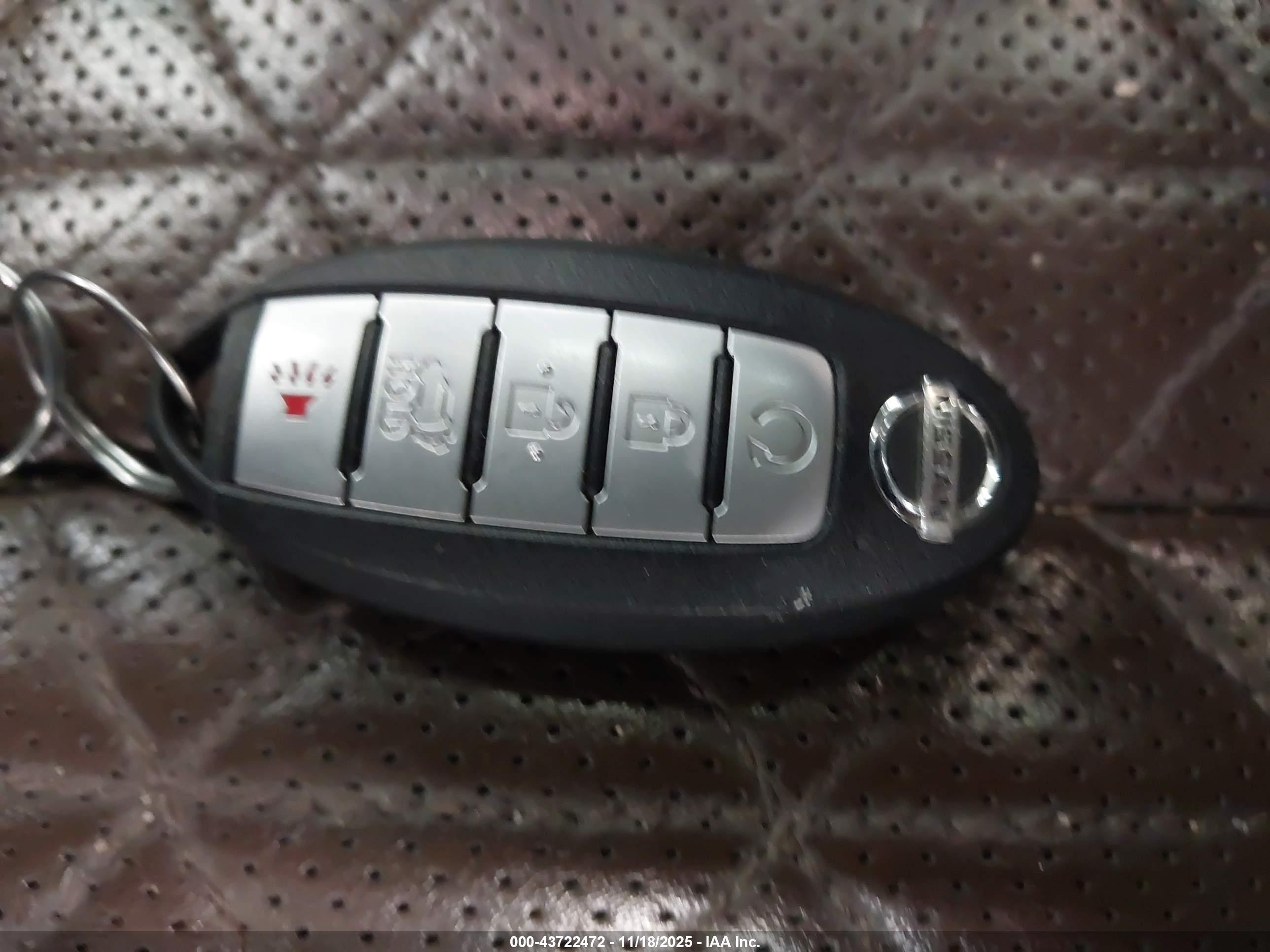 NISSAN MURANO image 11