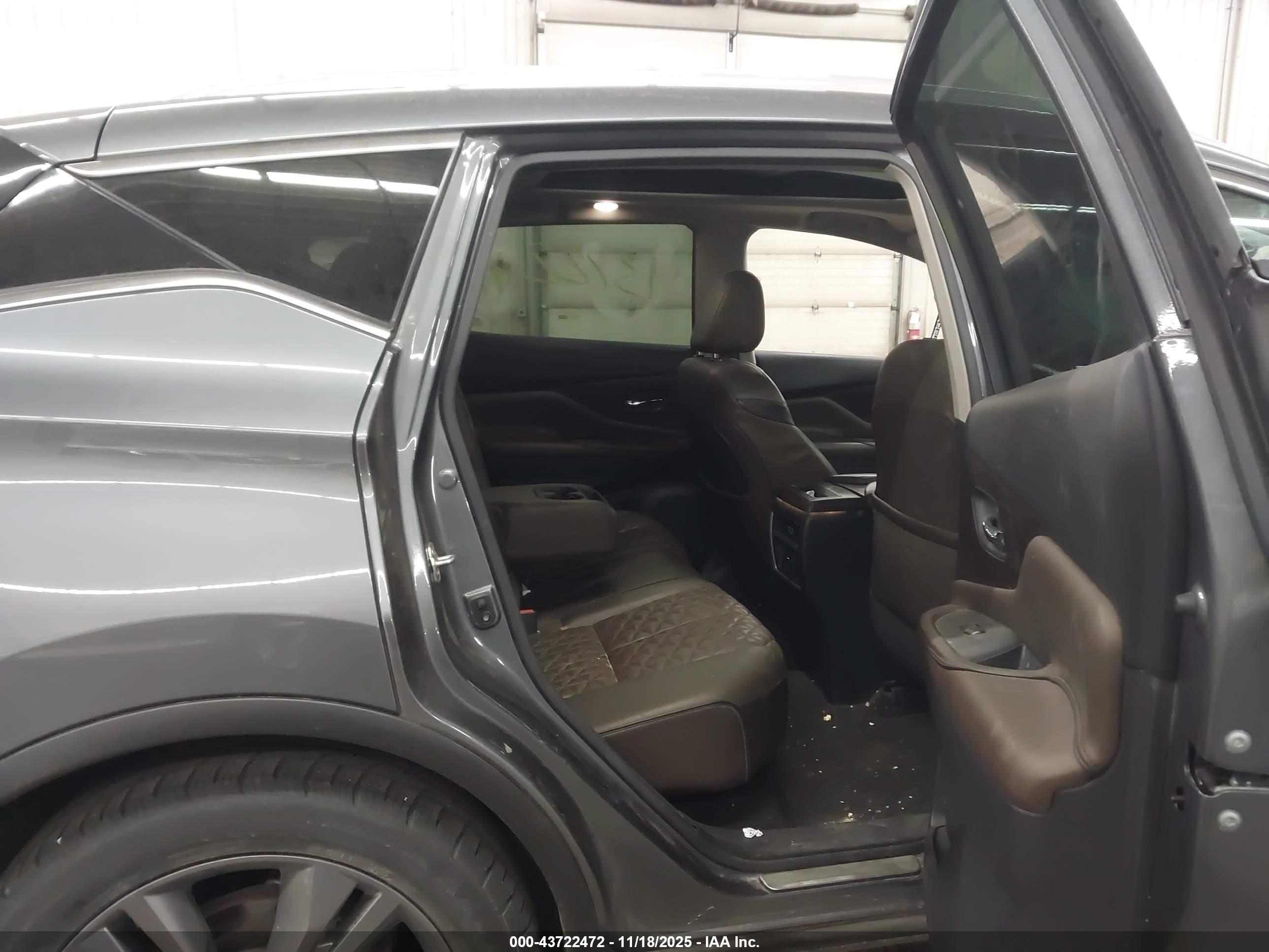 NISSAN MURANO image 8