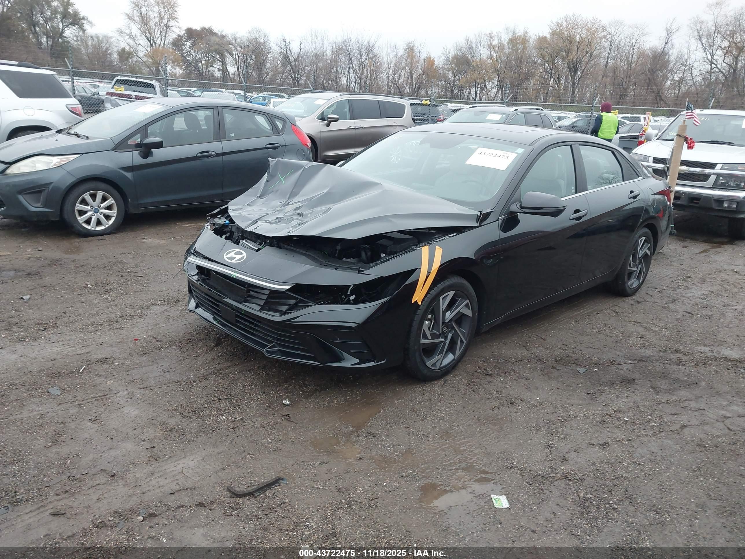 HYUNDAI ELANTRA image 2