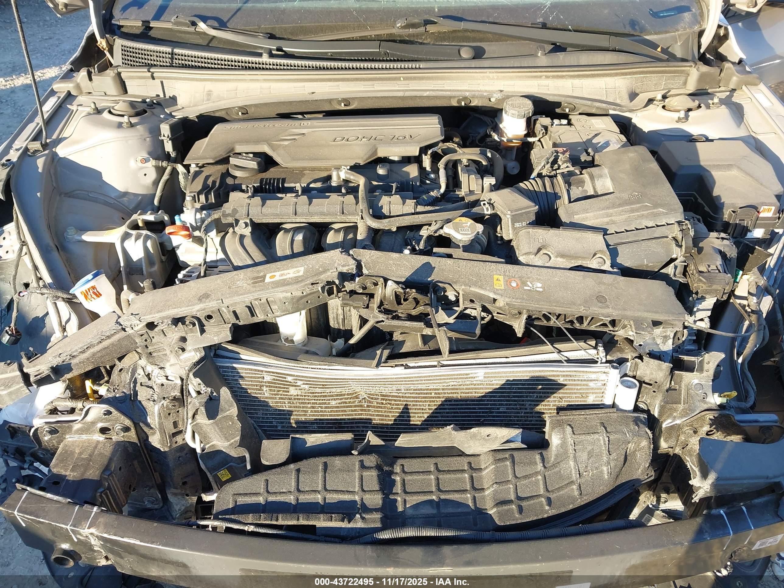 HYUNDAI ELANTRA image 10