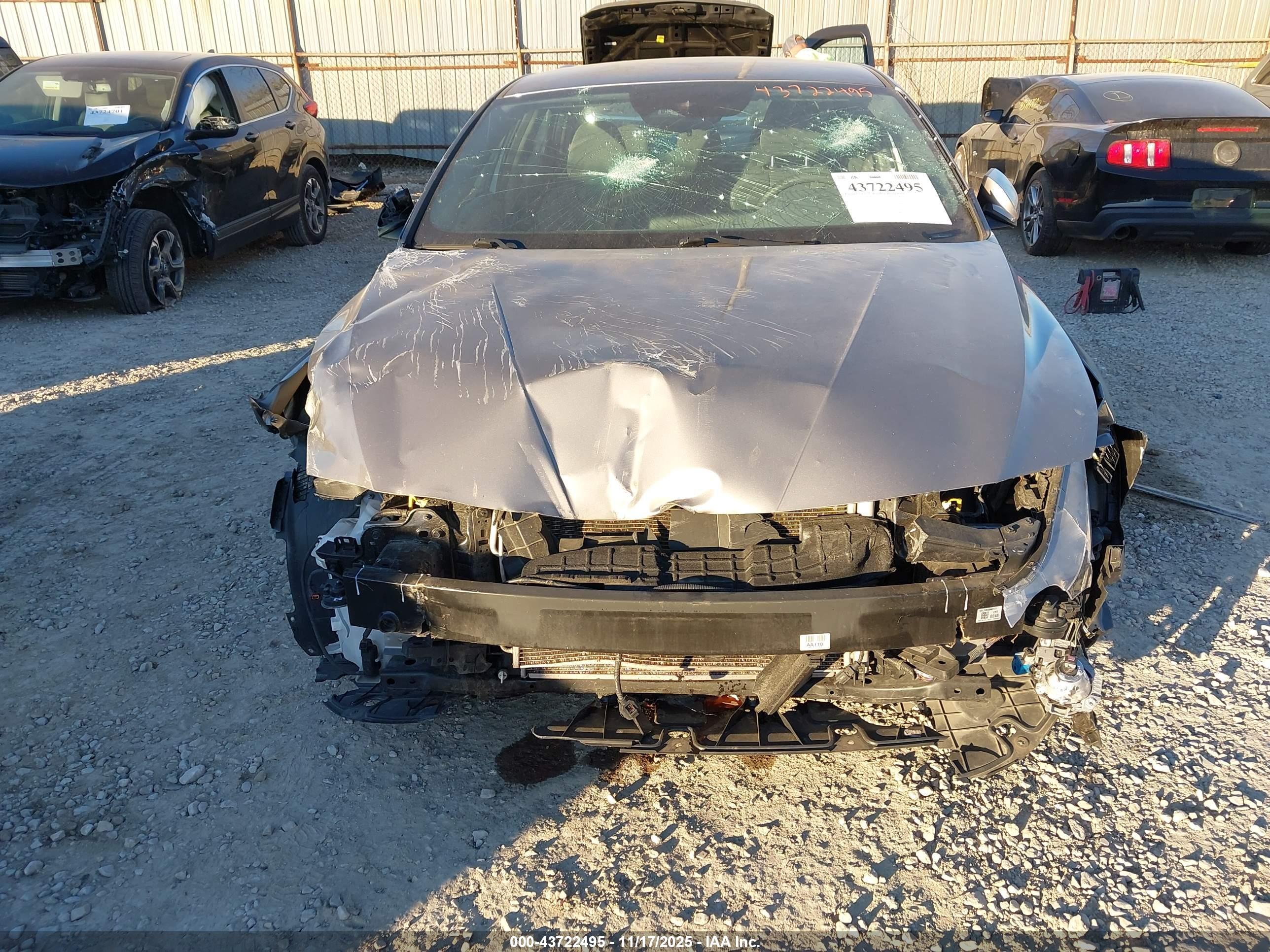 HYUNDAI ELANTRA image 6