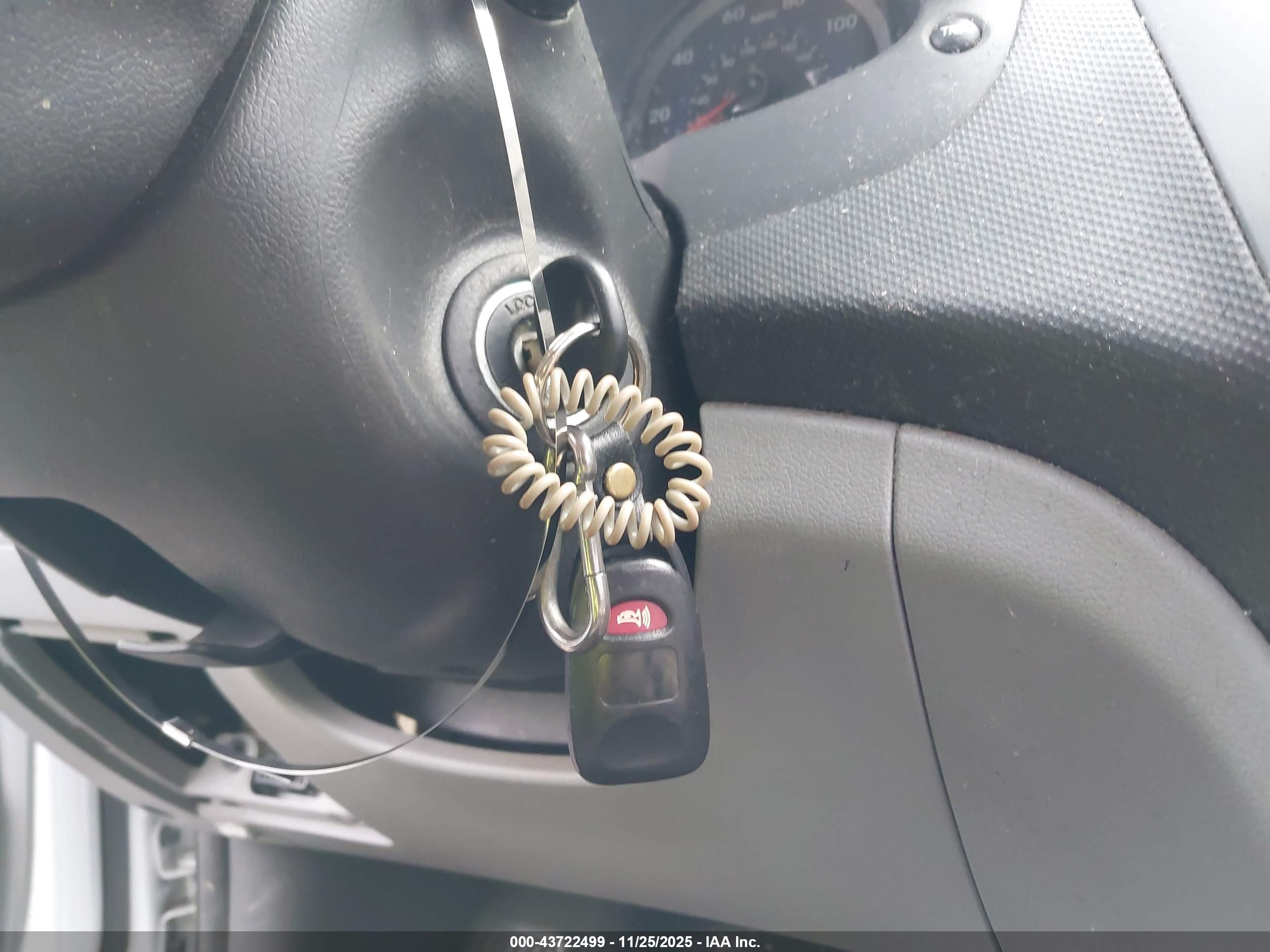 HYUNDAI ACCENT image 11