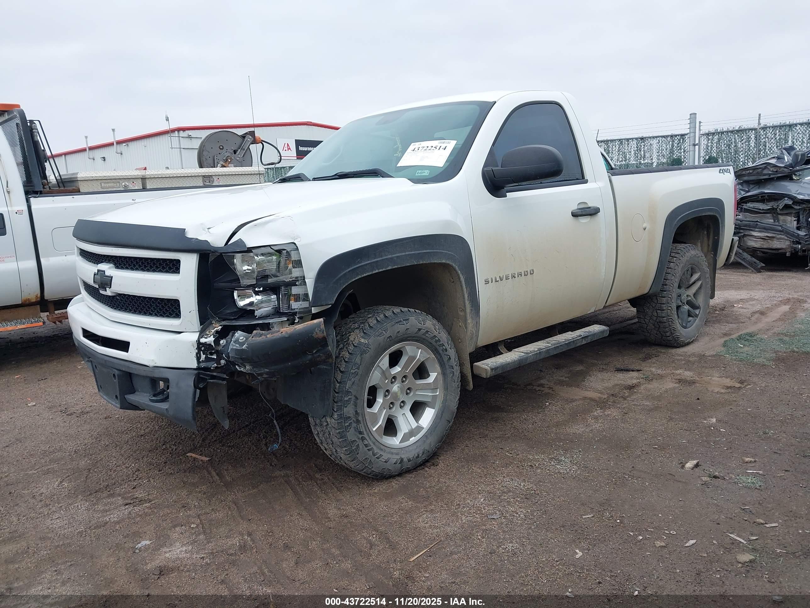 CHEVROLET SILVERADO image 2
