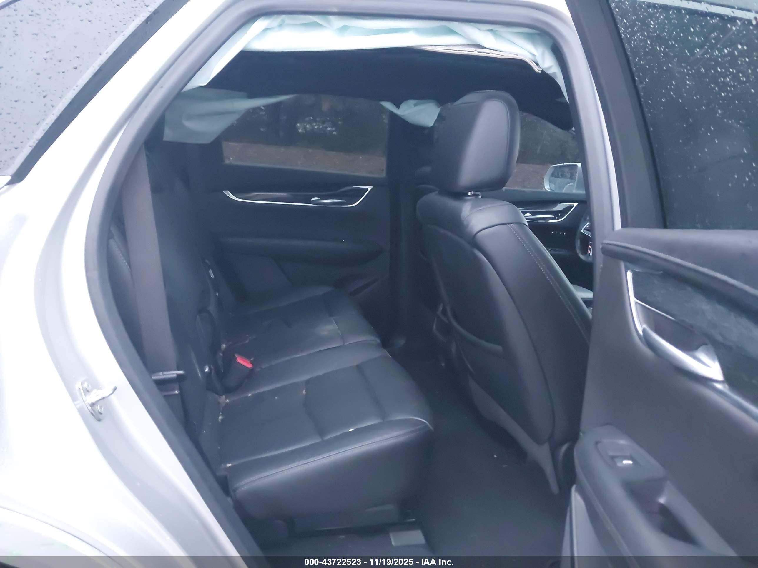 CADILLAC XT5 image 8