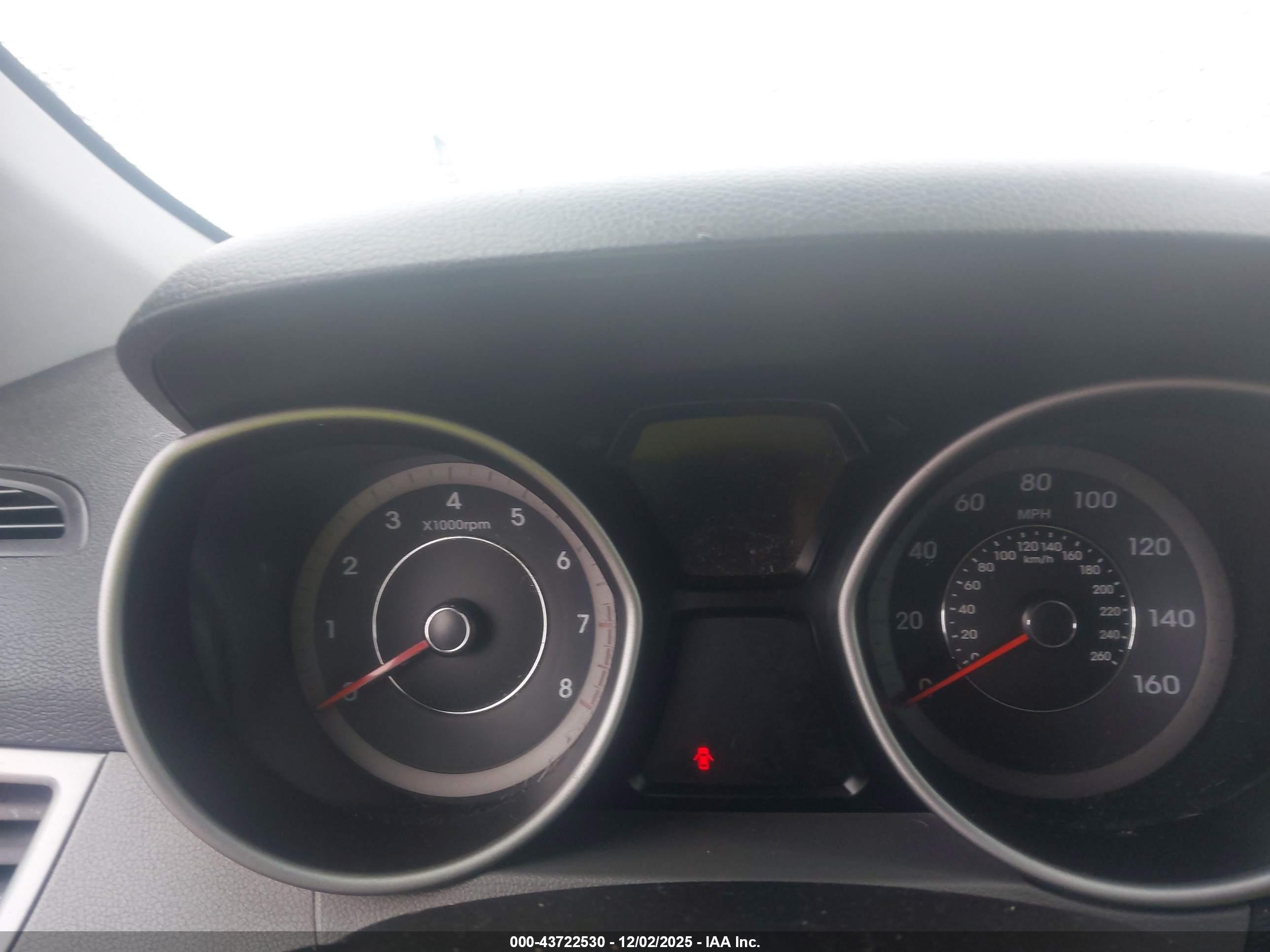 HYUNDAI ELANTRA image 7