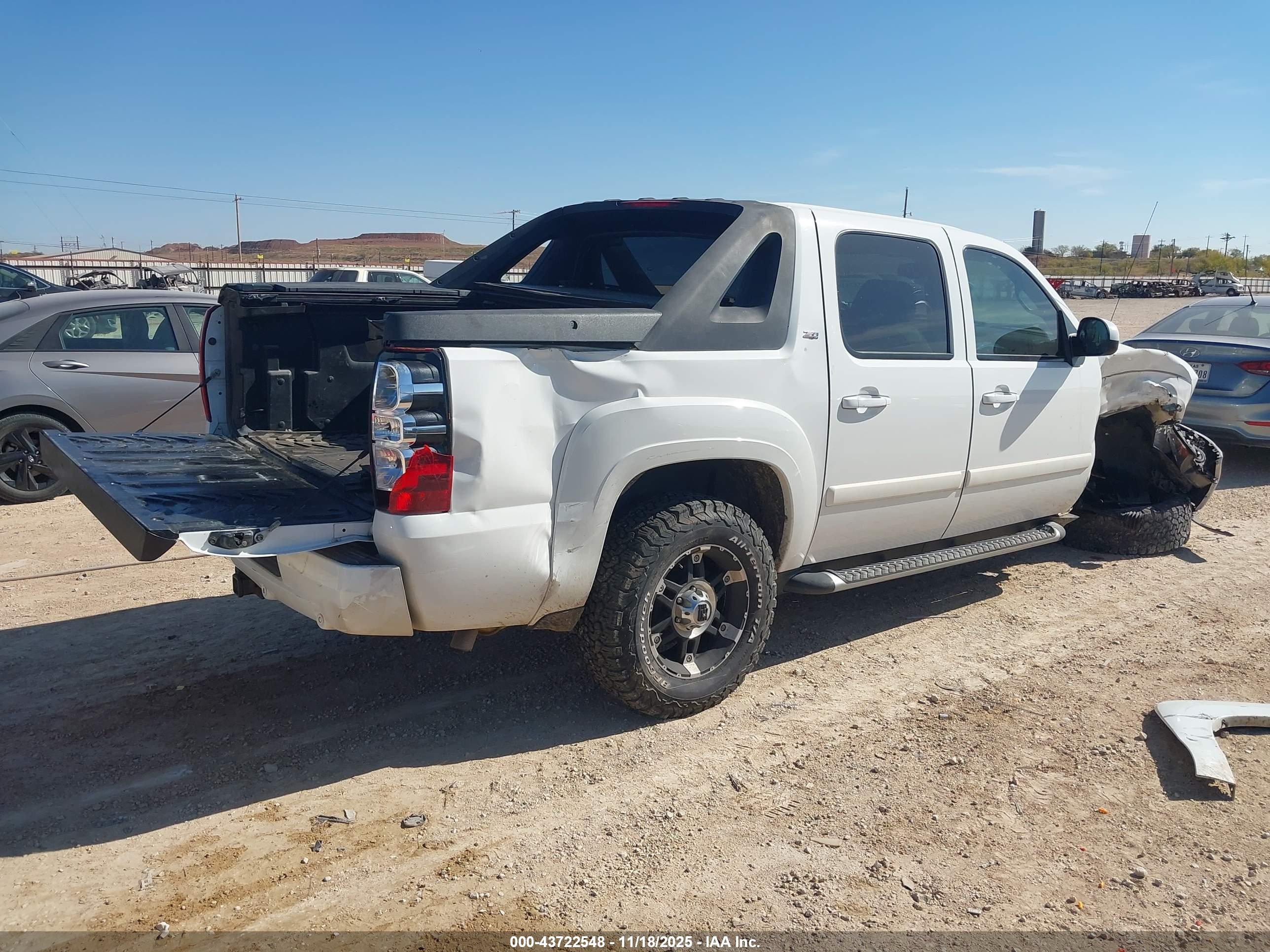 CHEVROLET AVALANCHE image 4