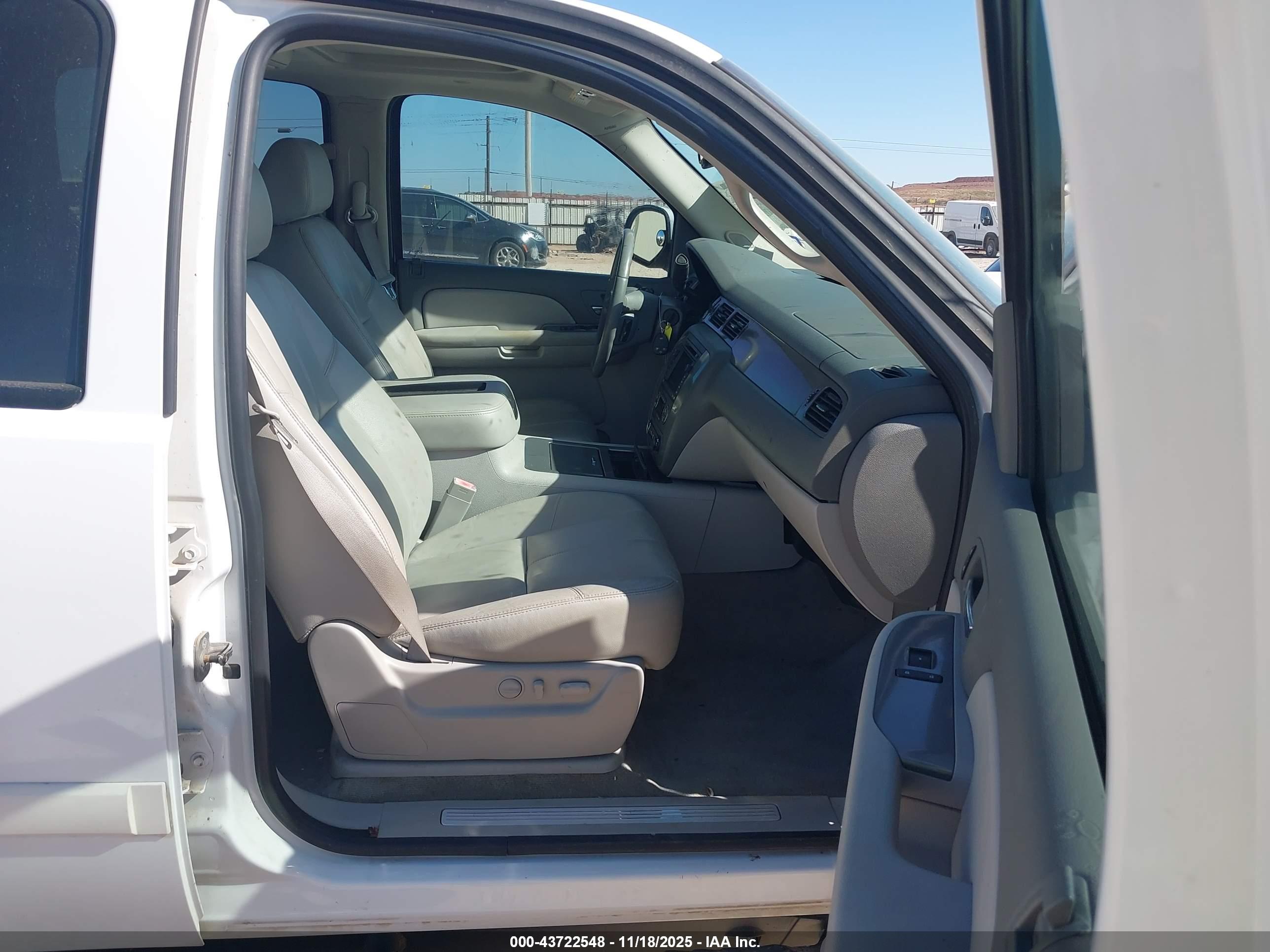 CHEVROLET AVALANCHE image 5