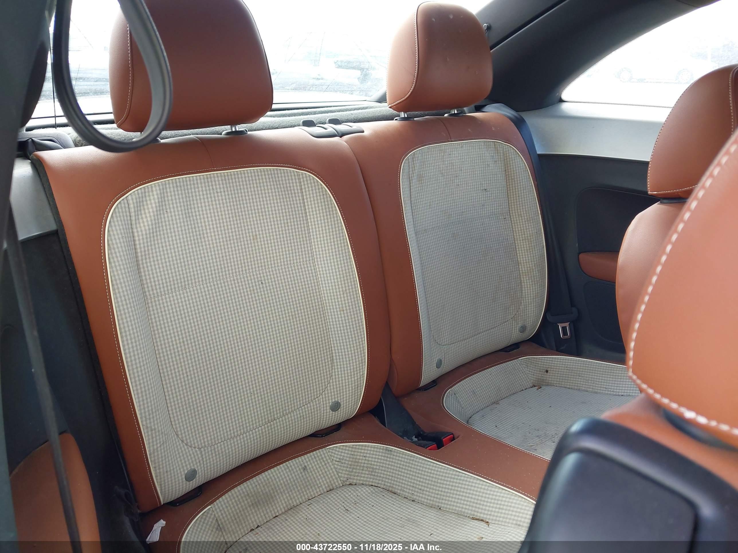 VOLKSWAGEN BEETLE image 8