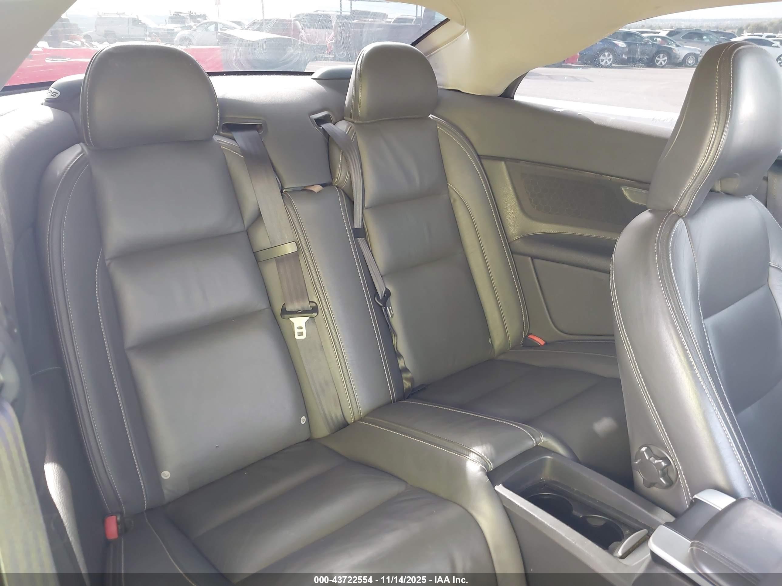 VOLVO C70 image 8