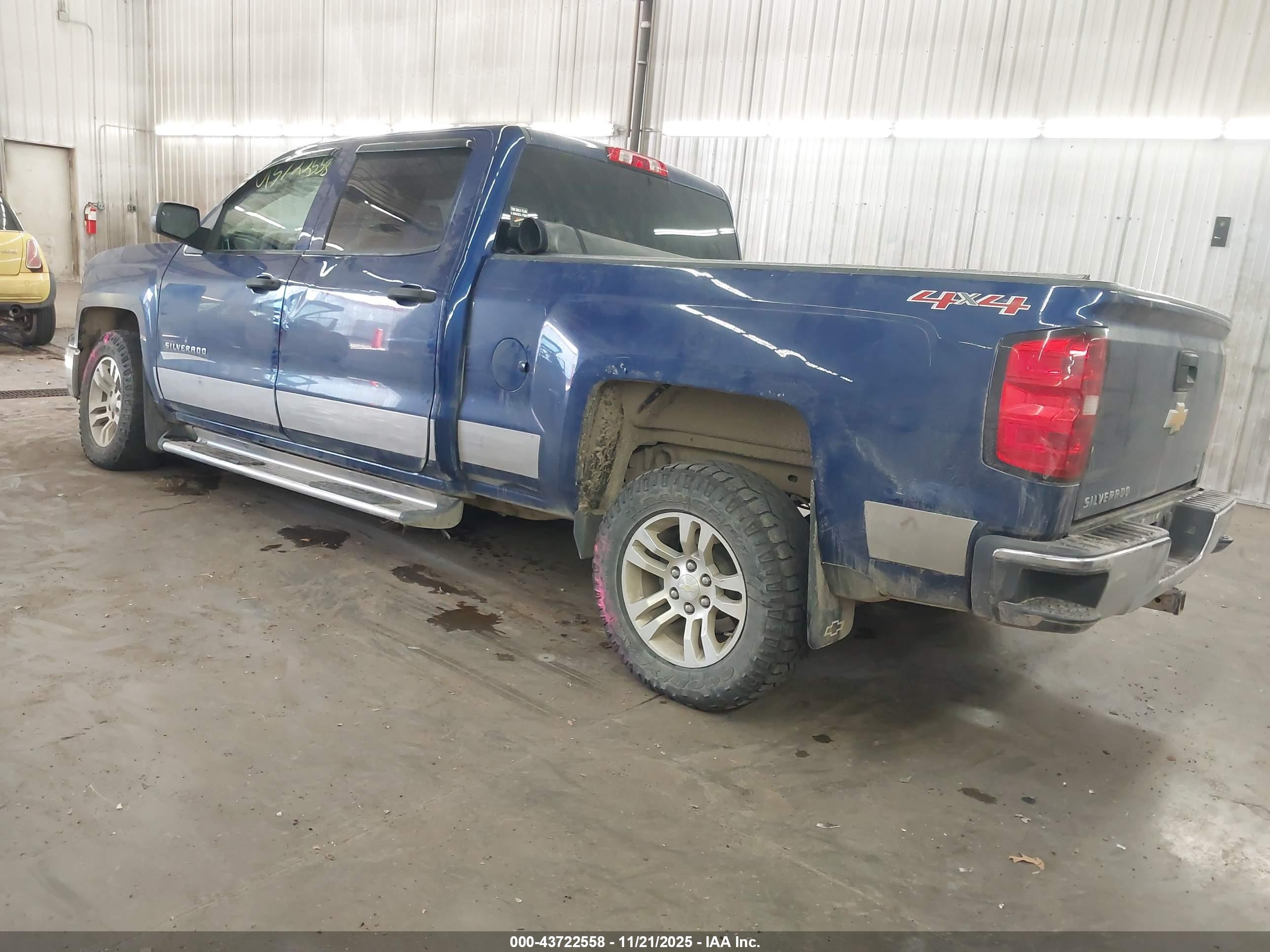 CHEVROLET SILVERADO image 3