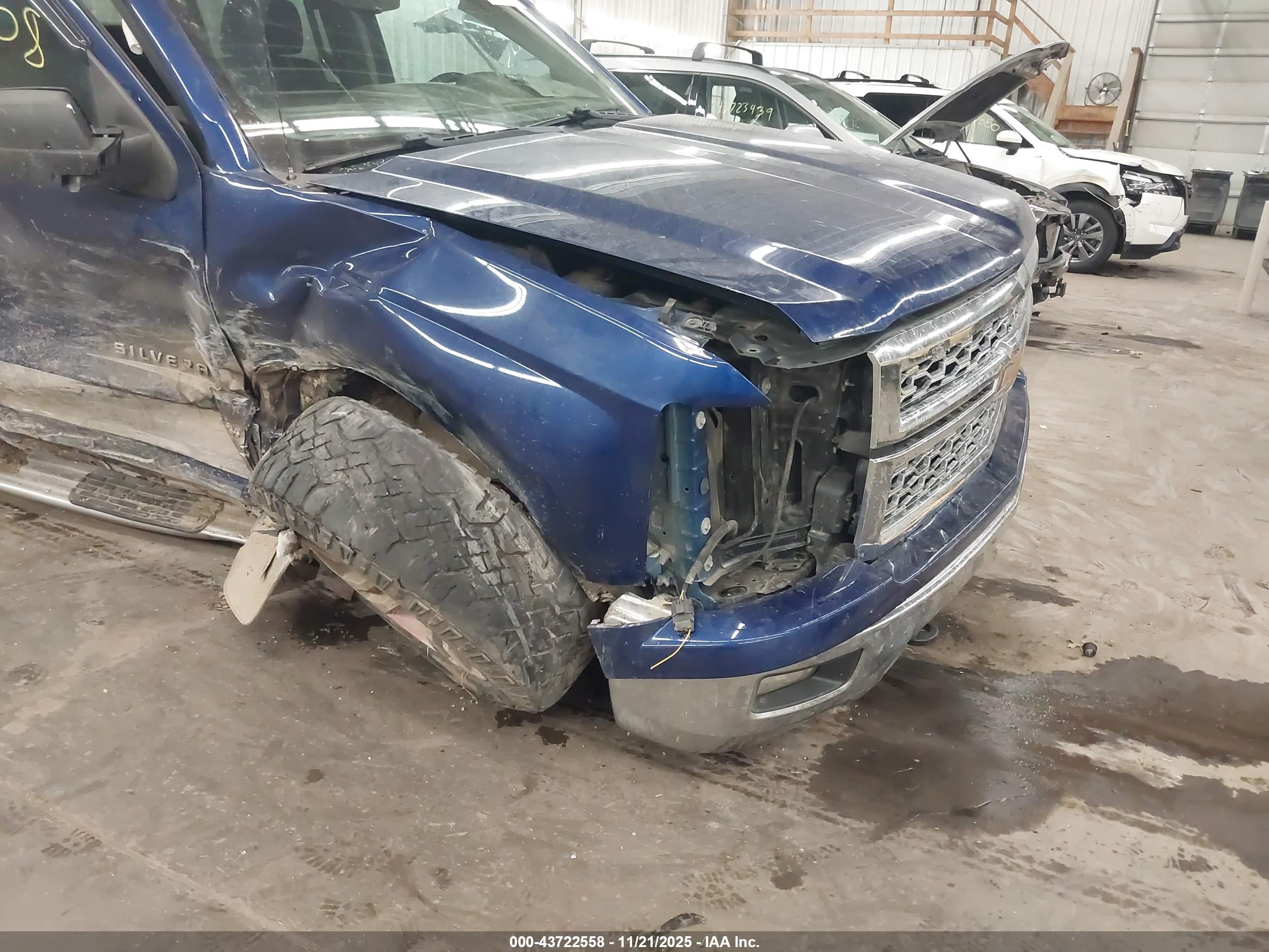 CHEVROLET SILVERADO image 6