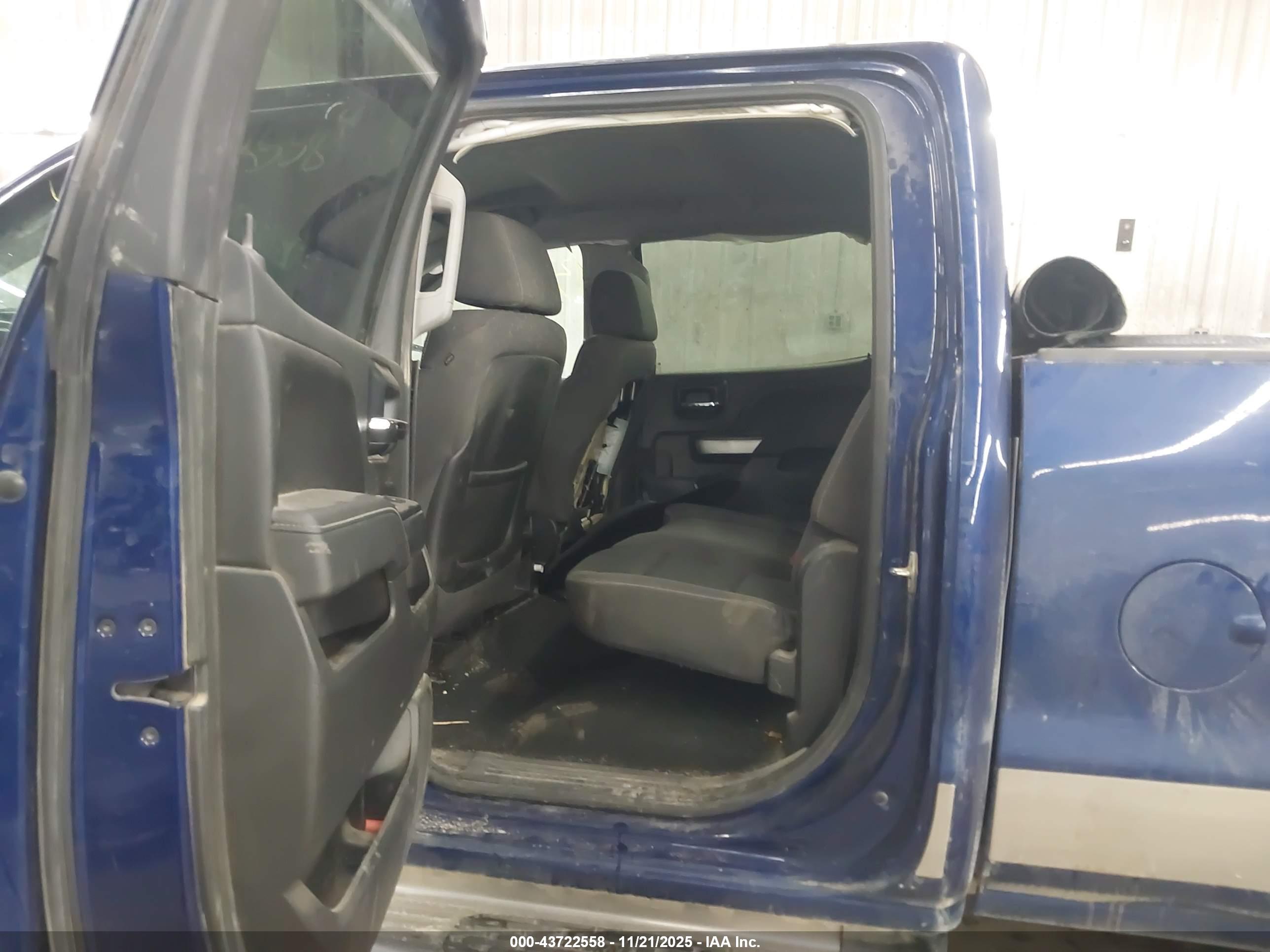 CHEVROLET SILVERADO image 8