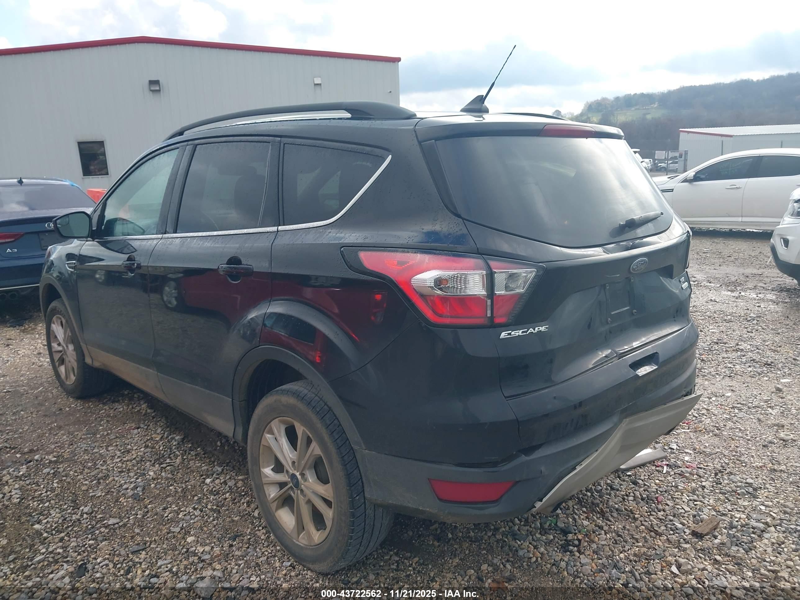 FORD ESCAPE image 3
