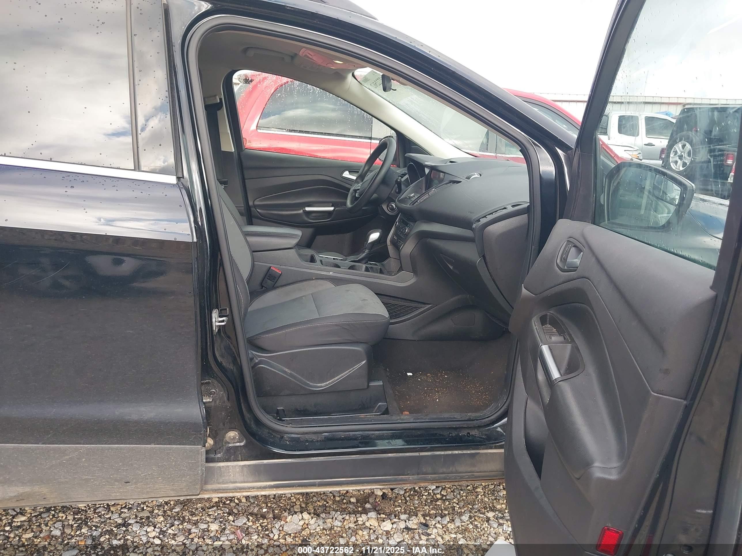 FORD ESCAPE image 5
