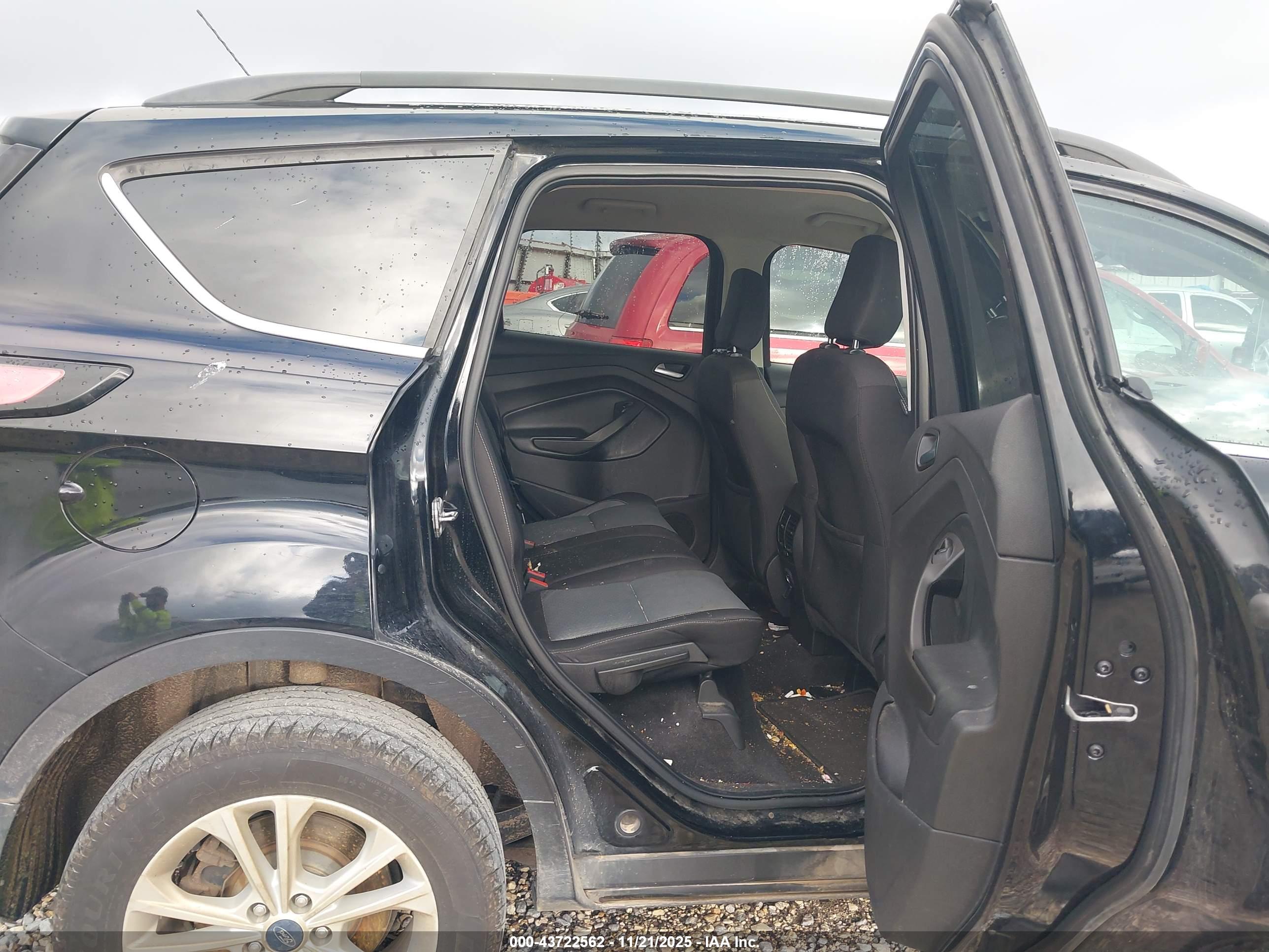 FORD ESCAPE image 8