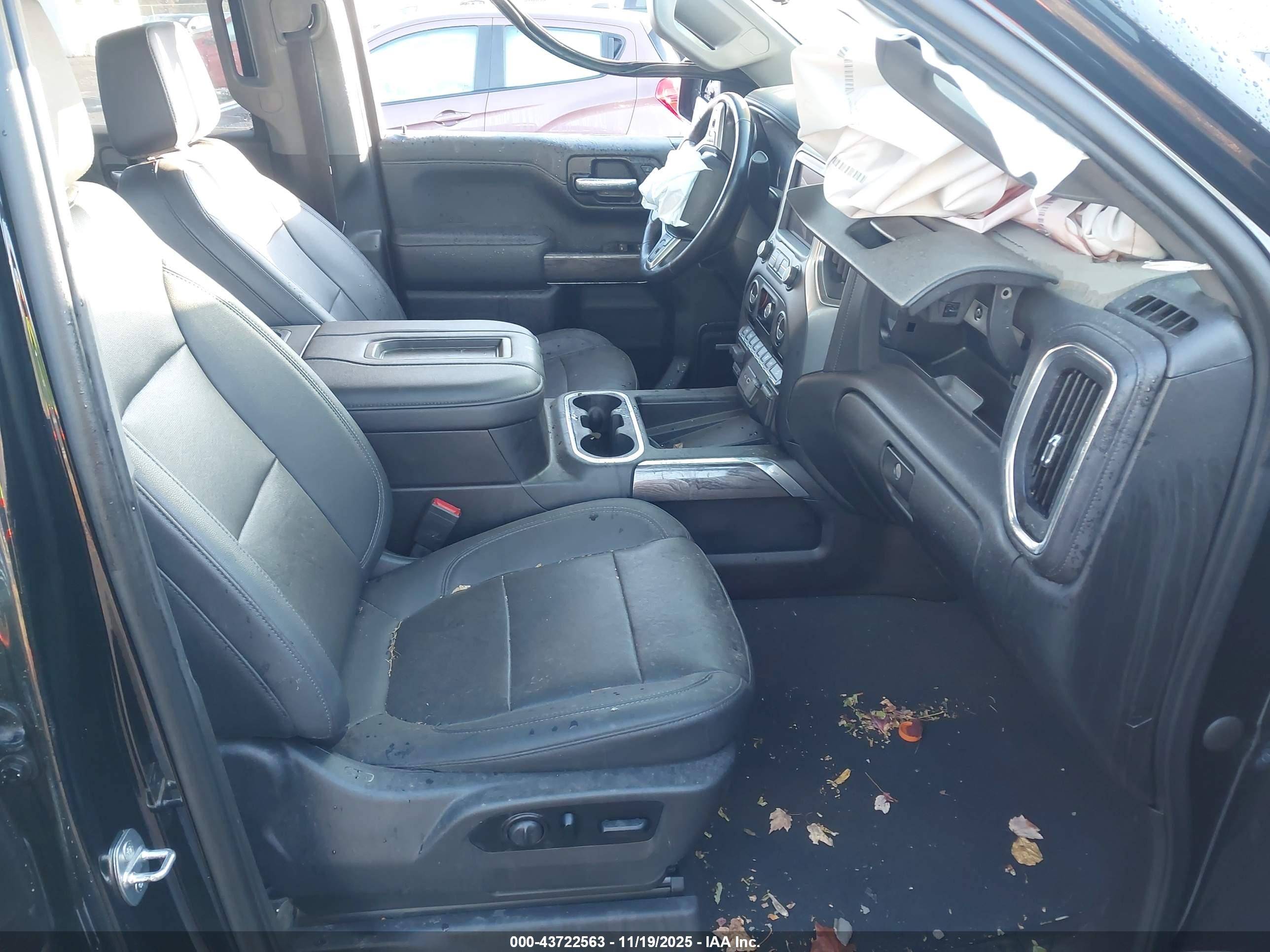 CHEVROLET SILVERADO image 5