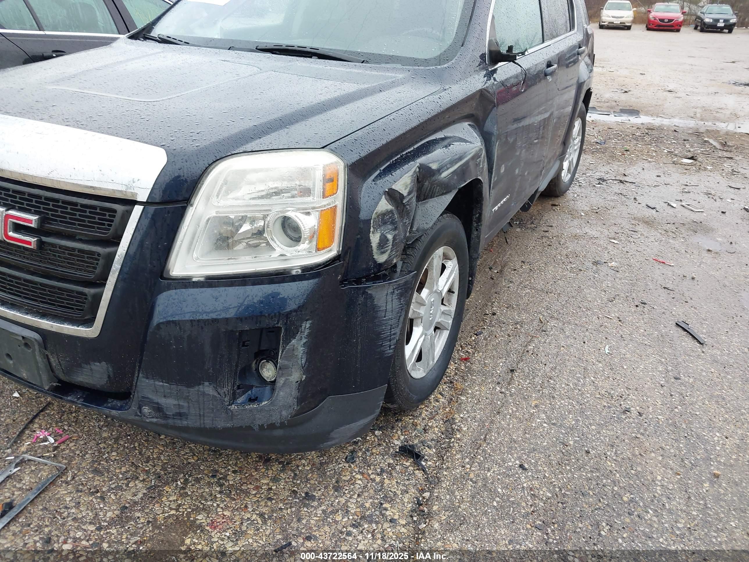 GMC TERRAIN image 6