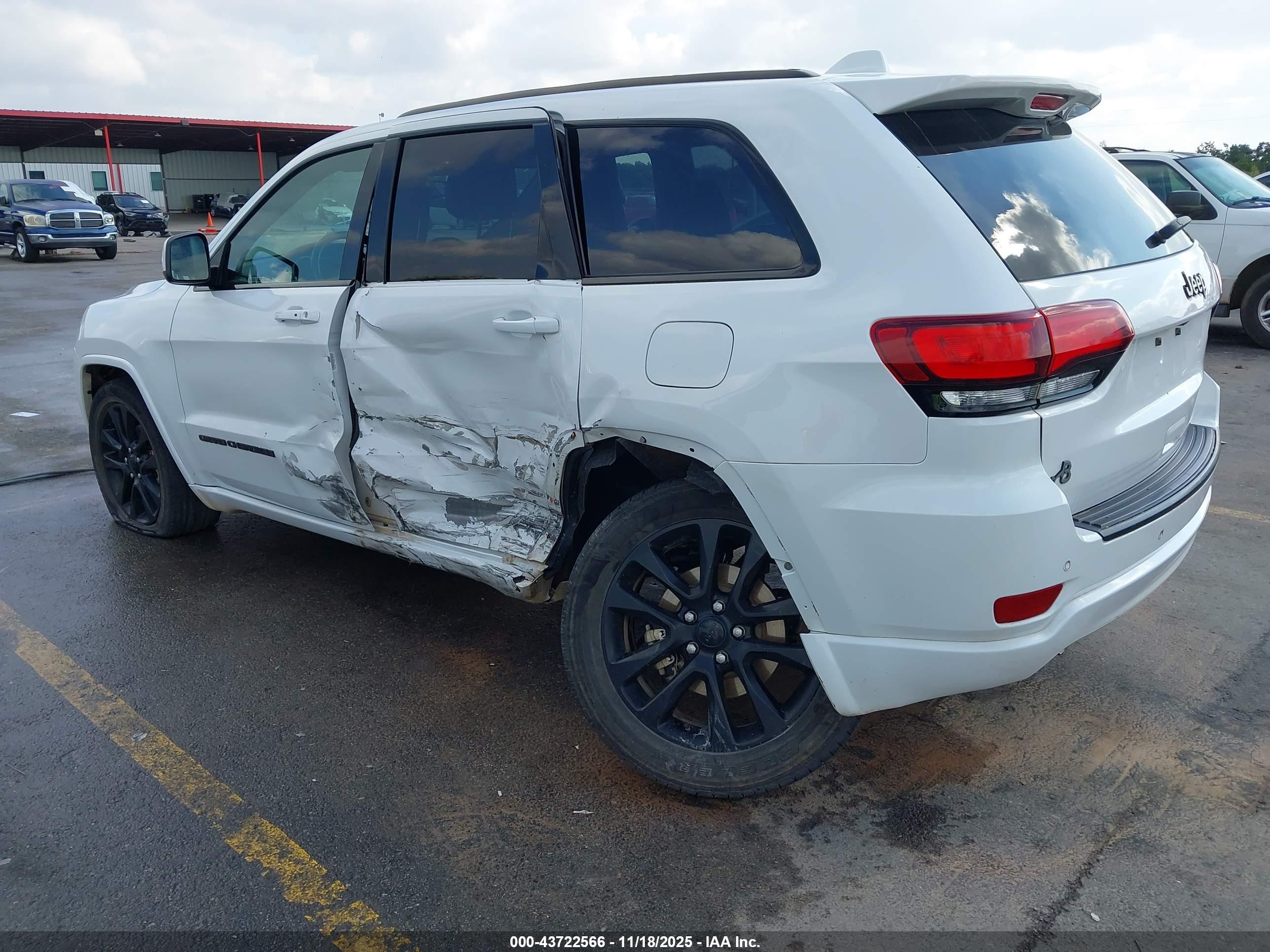 JEEP GRAND image 3