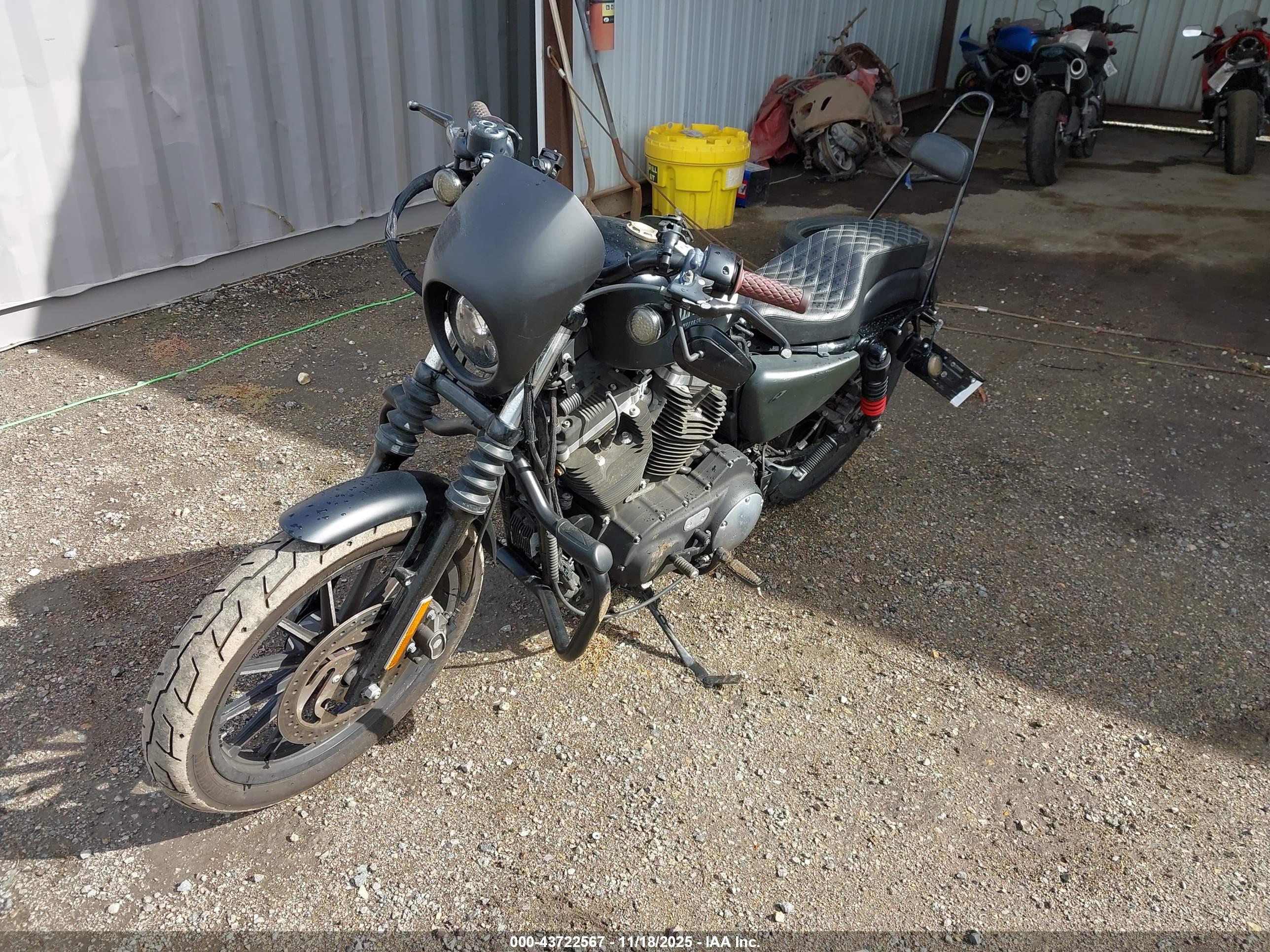 HARLEY-DAVIDSON XL883 image 2