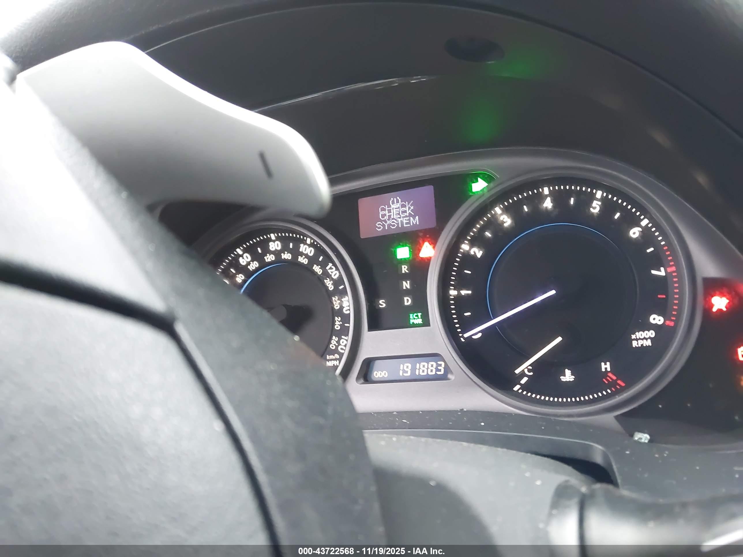LEXUS IS image 7