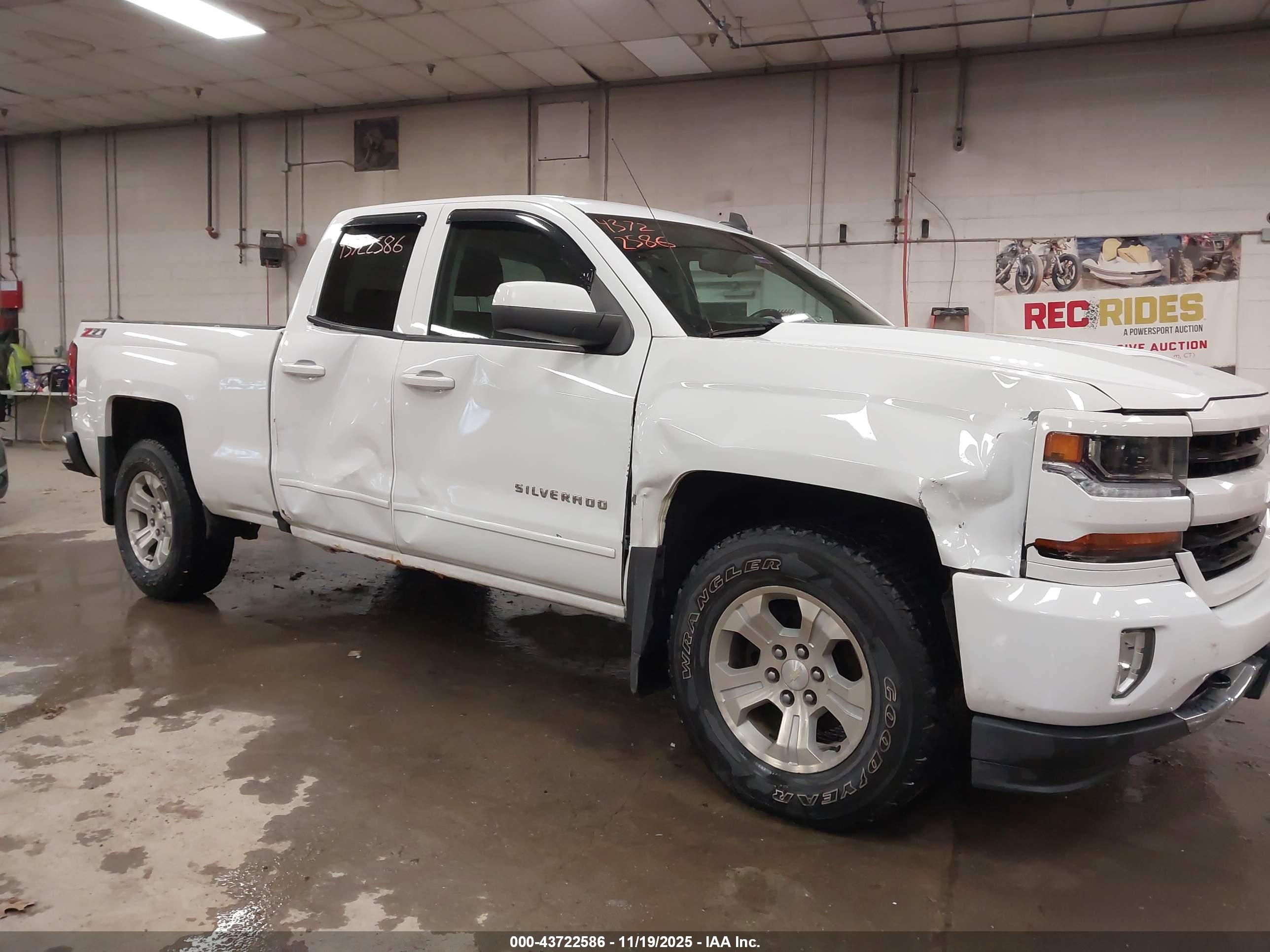 CHEVROLET SILVERADO image 6