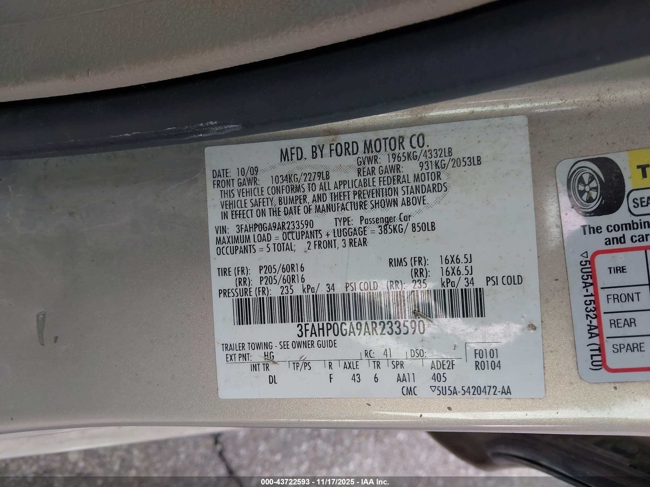 FORD FUSION image 9