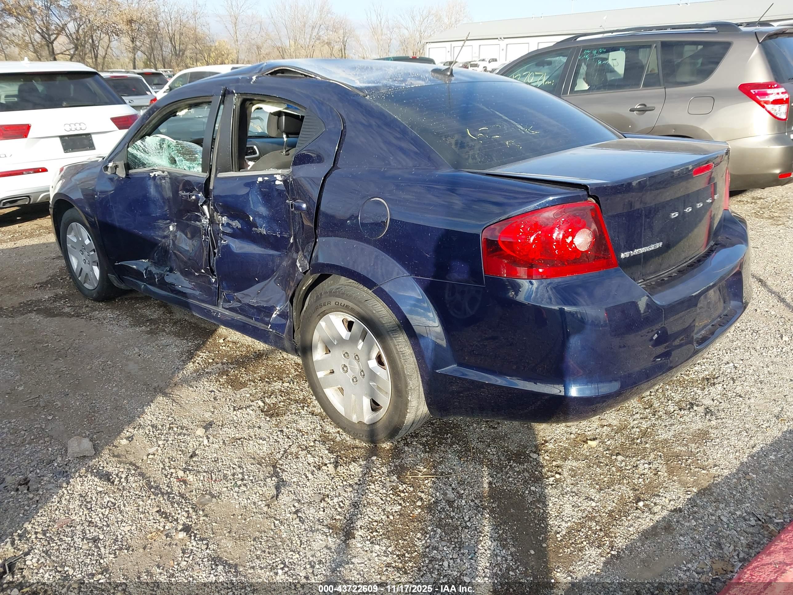 DODGE AVENGER image 3
