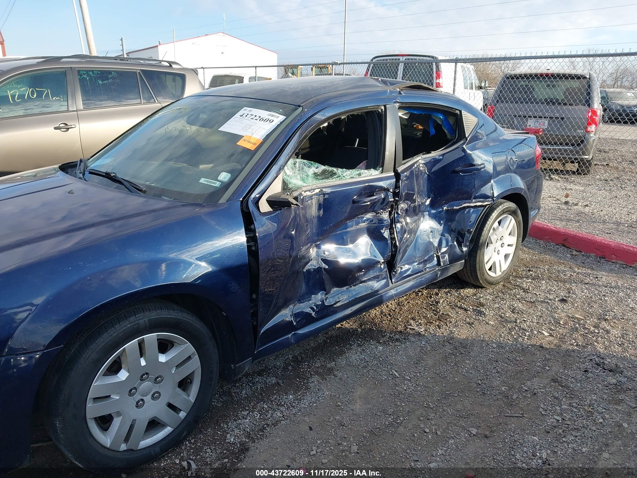 DODGE AVENGER image 6