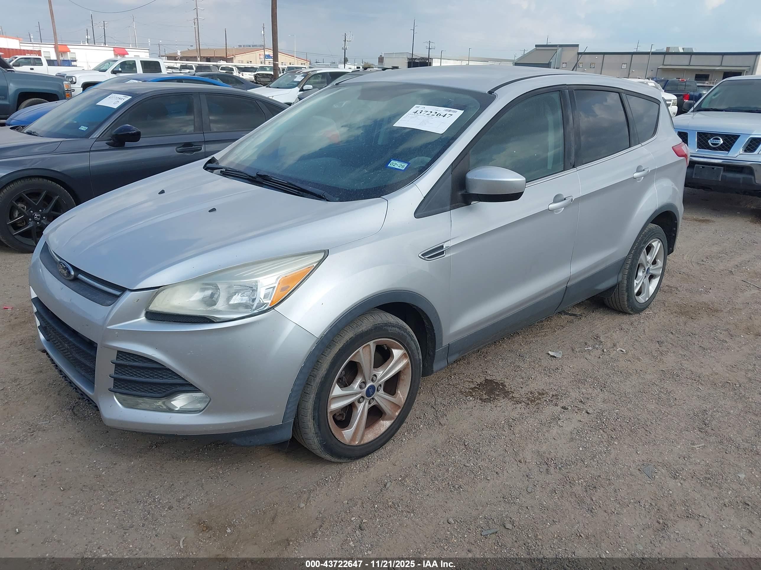 FORD ESCAPE image 2