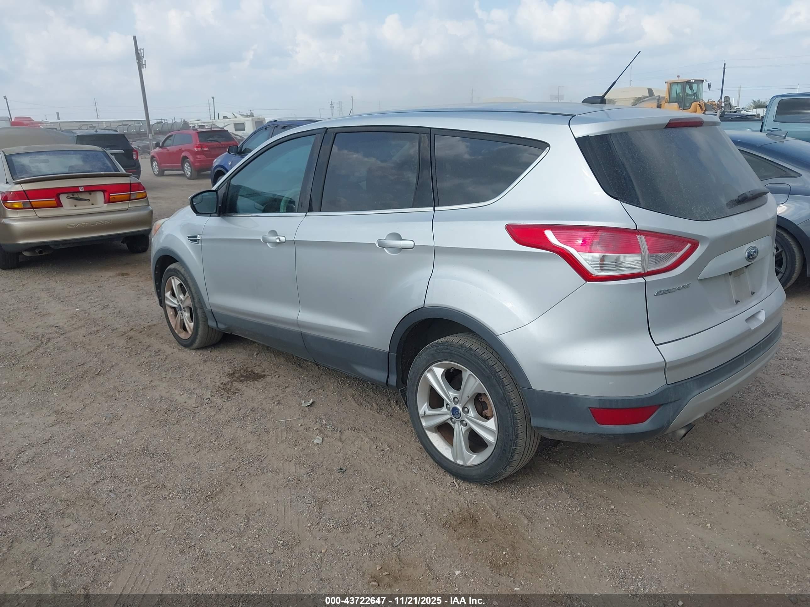 FORD ESCAPE image 3