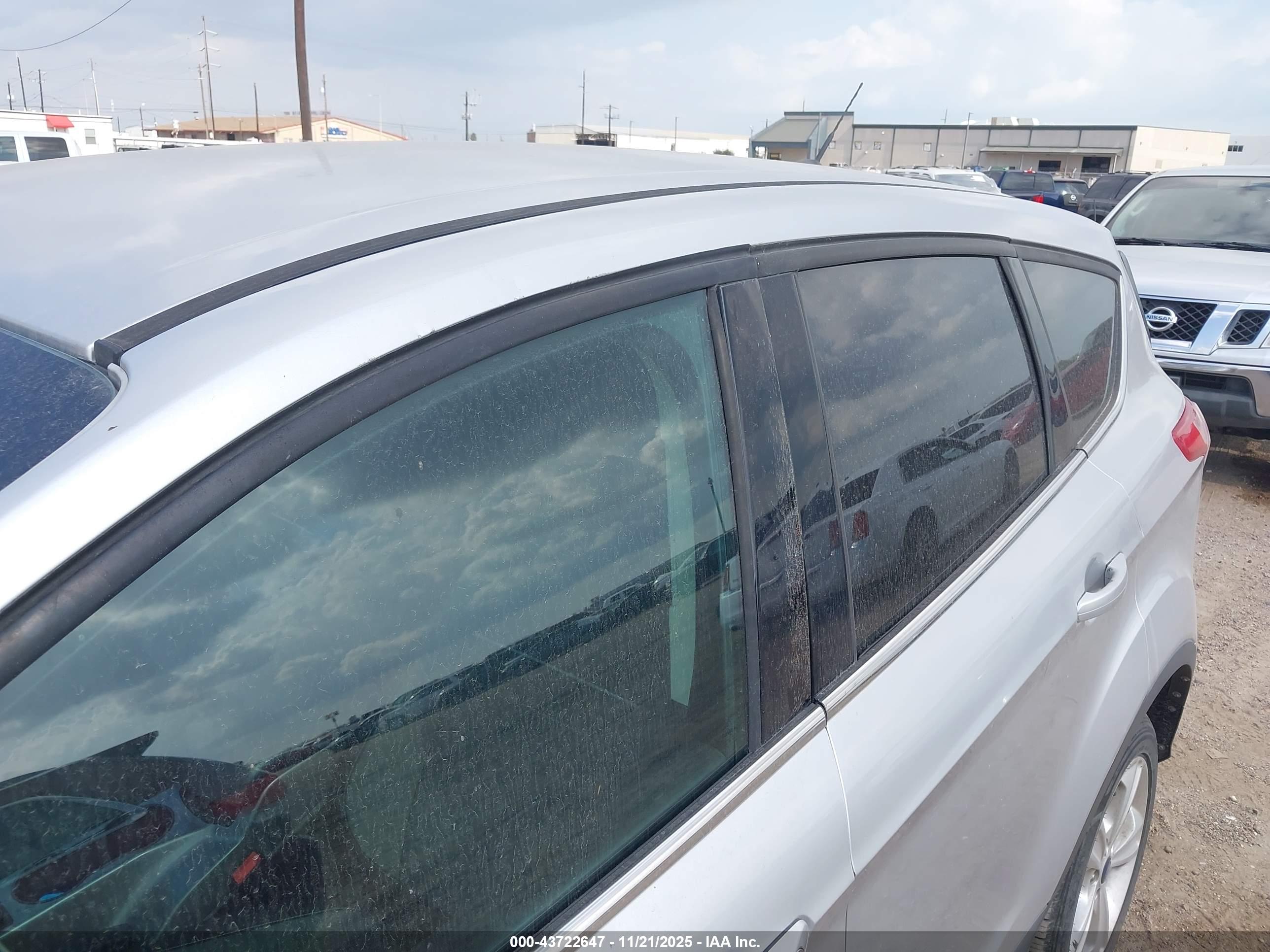 FORD ESCAPE image 6