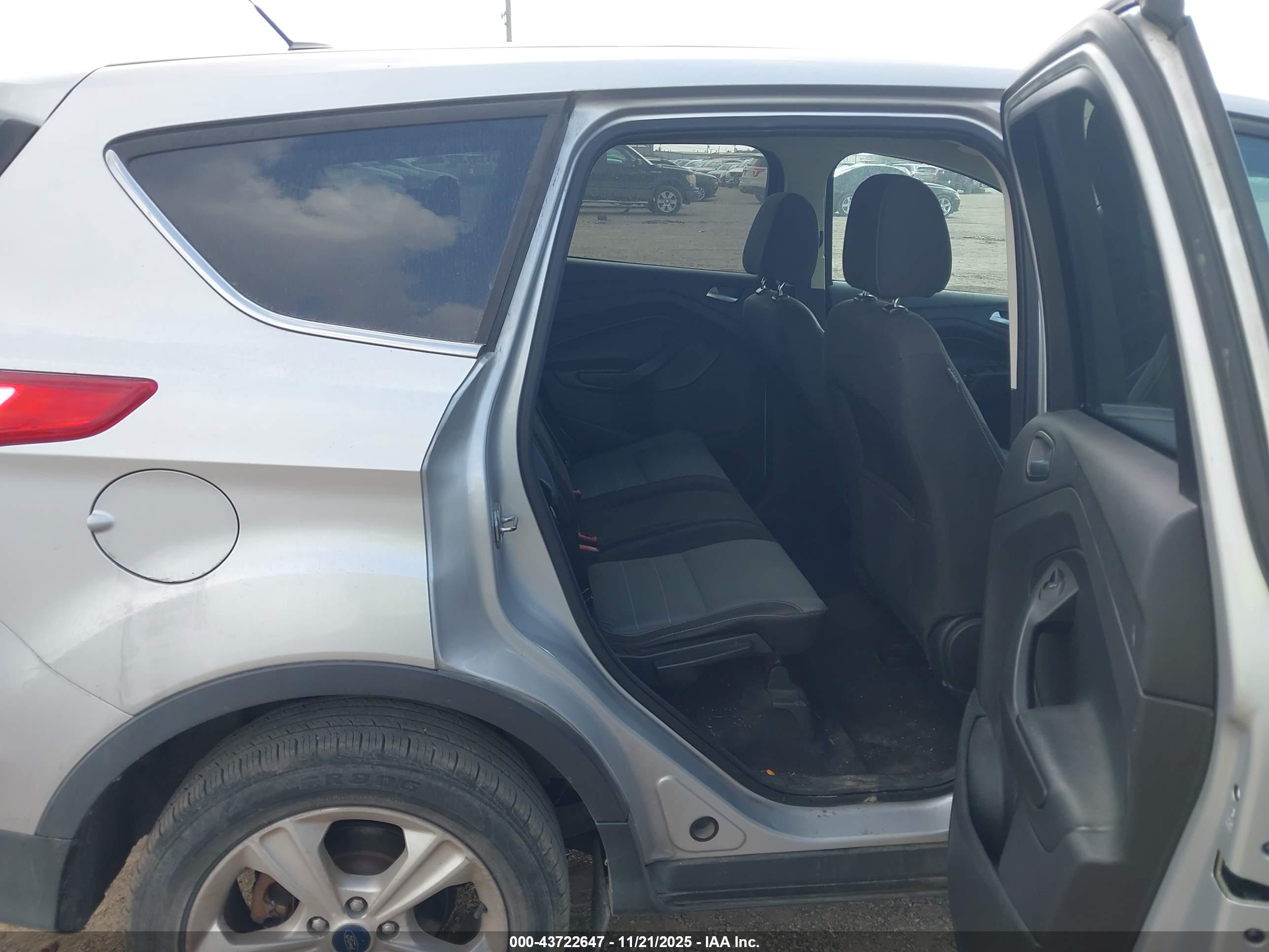 FORD ESCAPE image 8