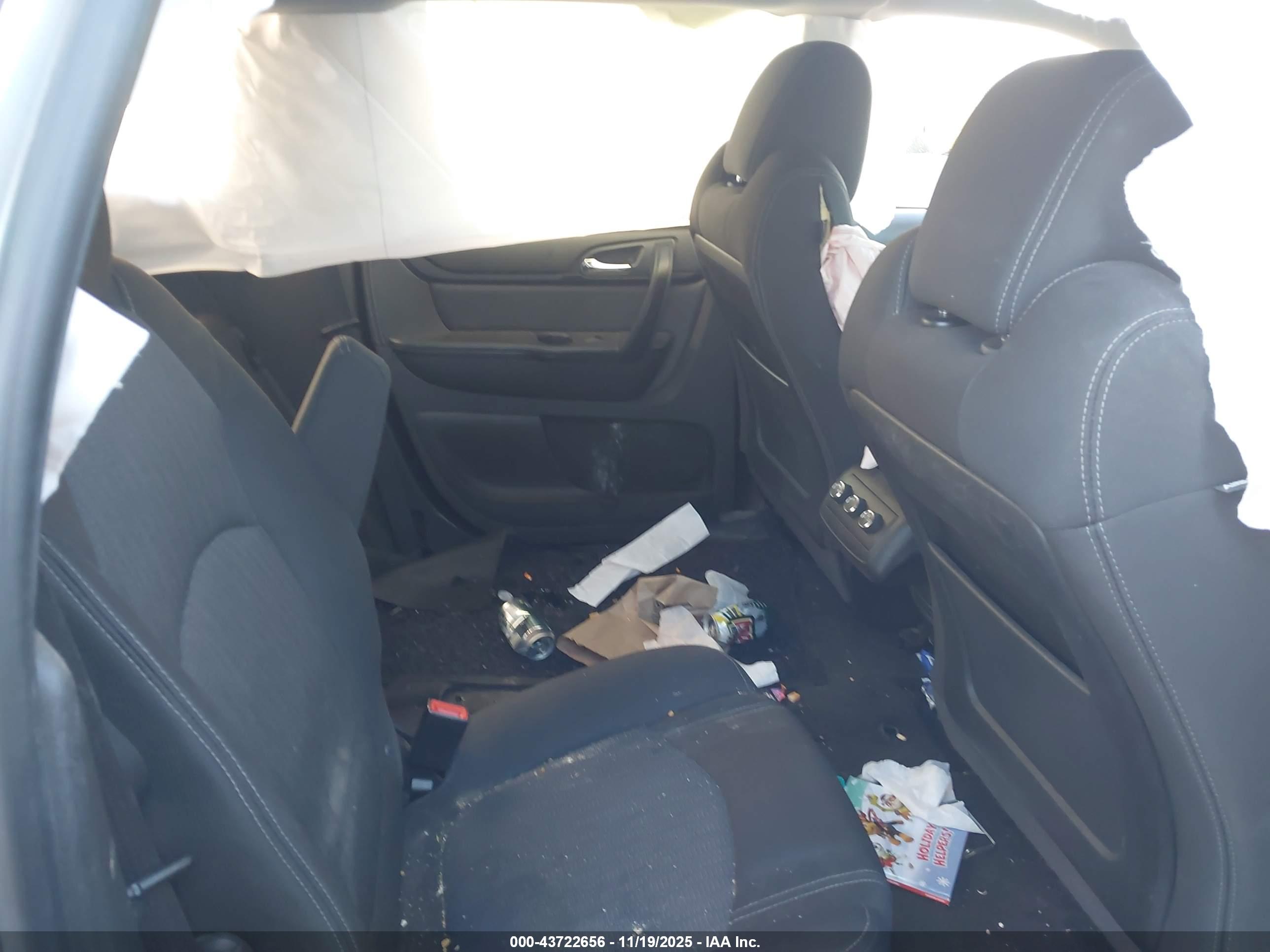 CHEVROLET TRAVERSE image 8