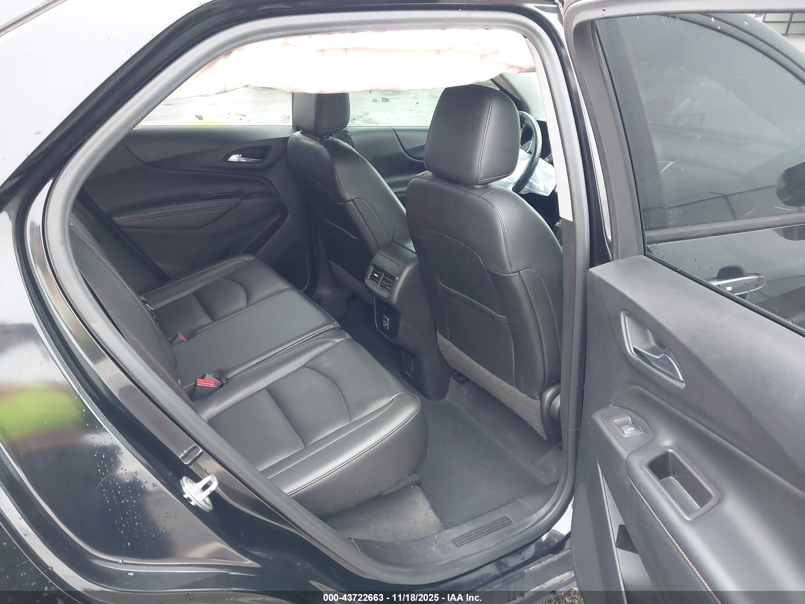 CHEVROLET EQUINOX image 8