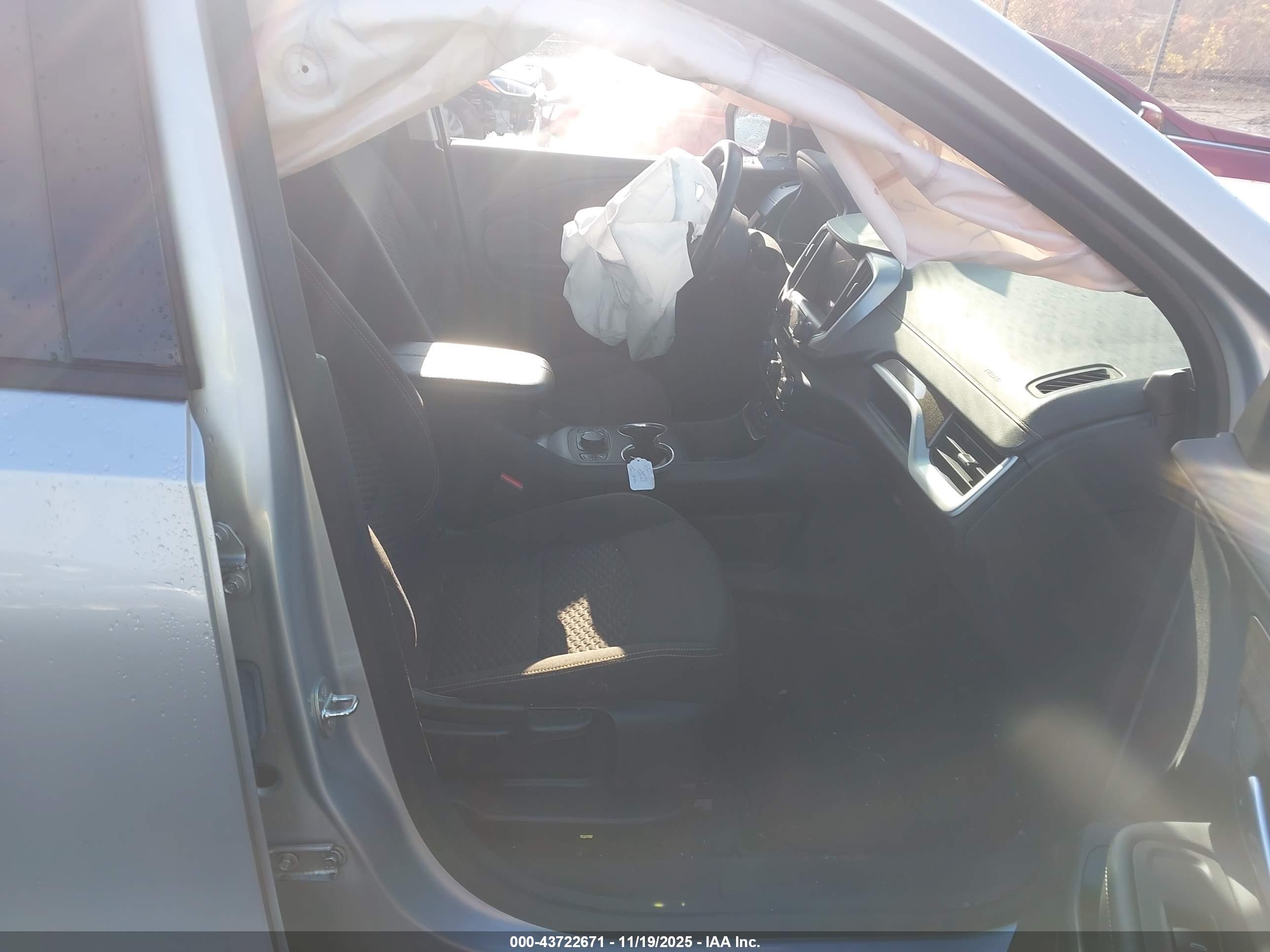GMC TERRAIN image 5