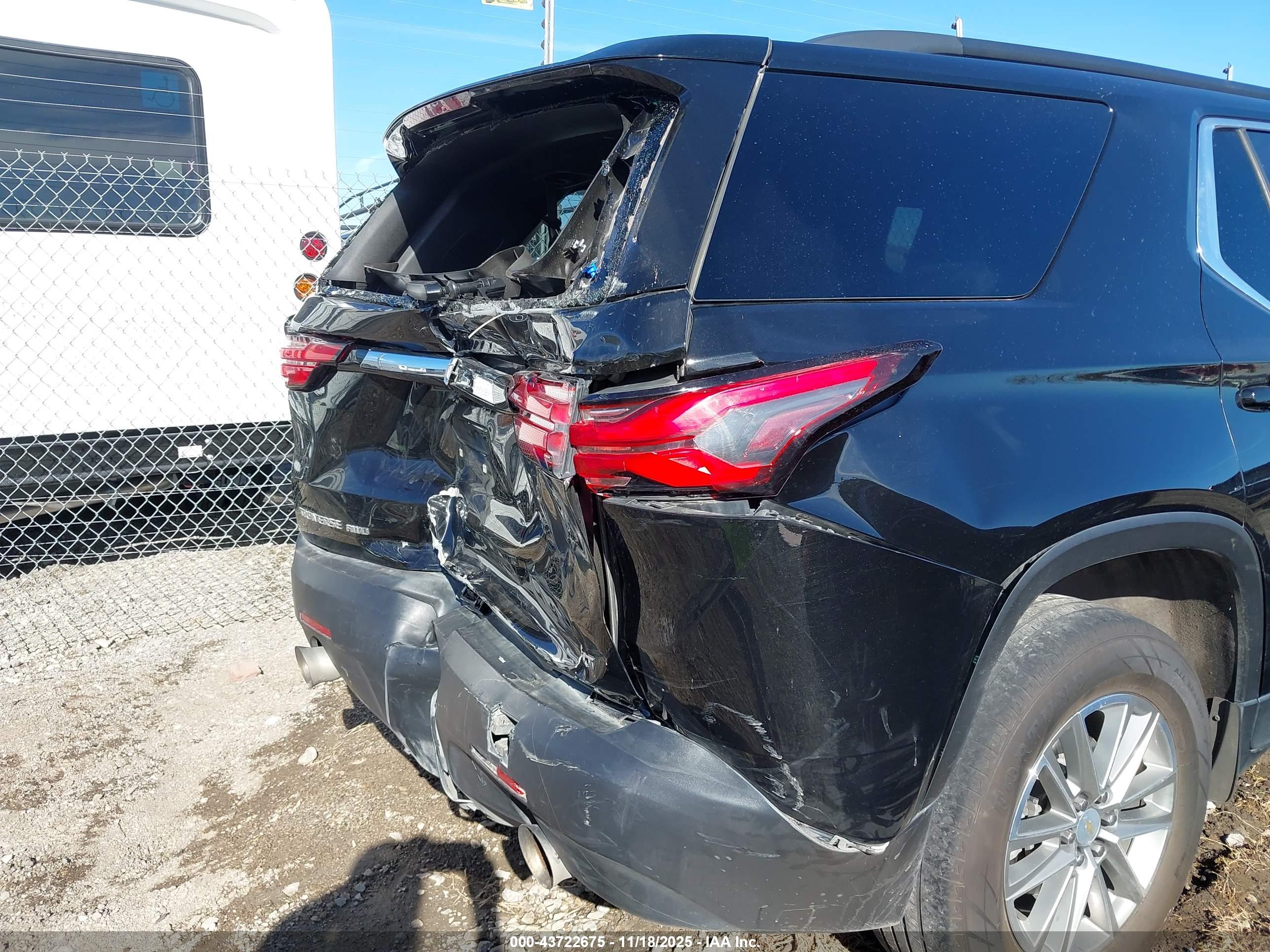CHEVROLET TRAVERSE image 6